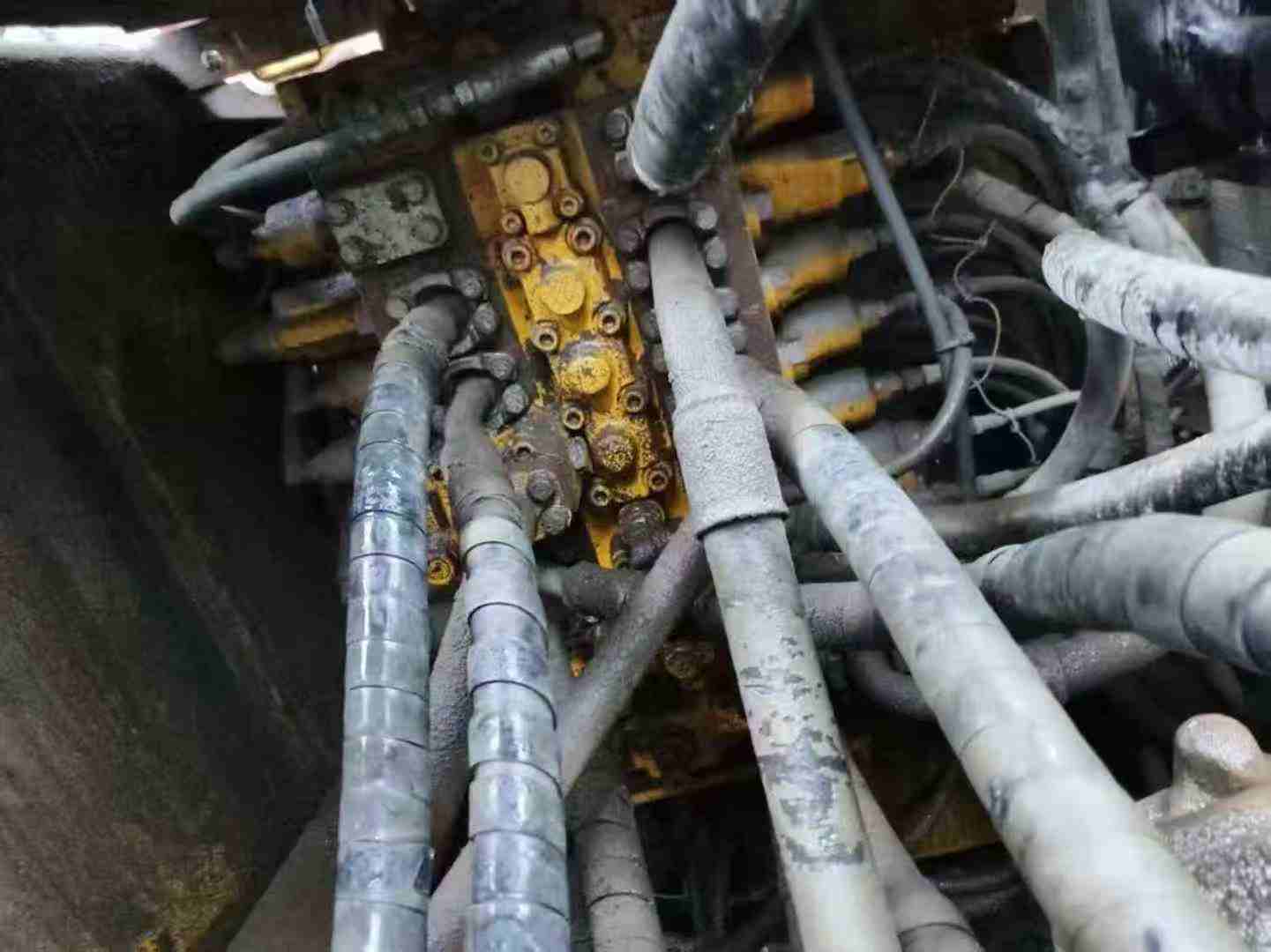 Buy Komatsu PC210-8 Used Excavator / 4