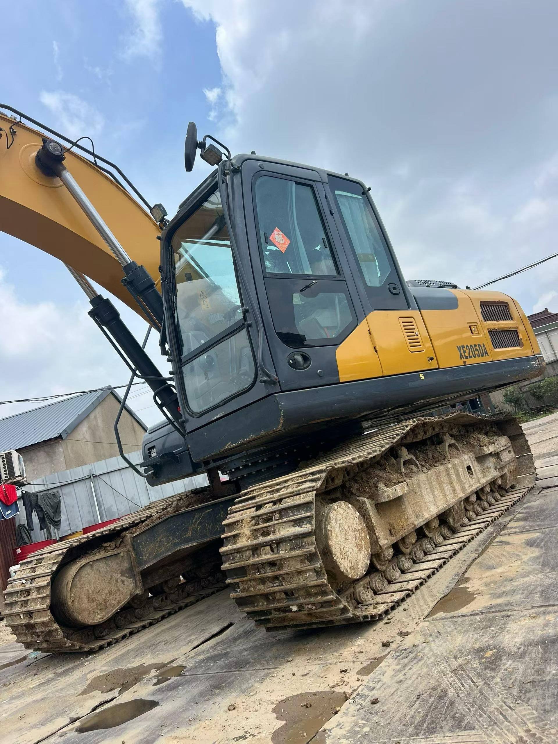 Buy XCMG XE205DA Used Excavator / 9