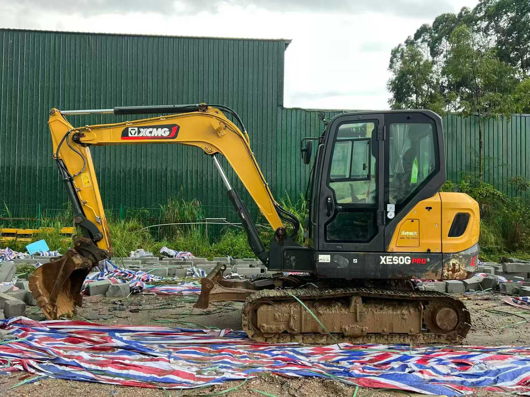 Buy XCMG XE60 Used Excavator / 3