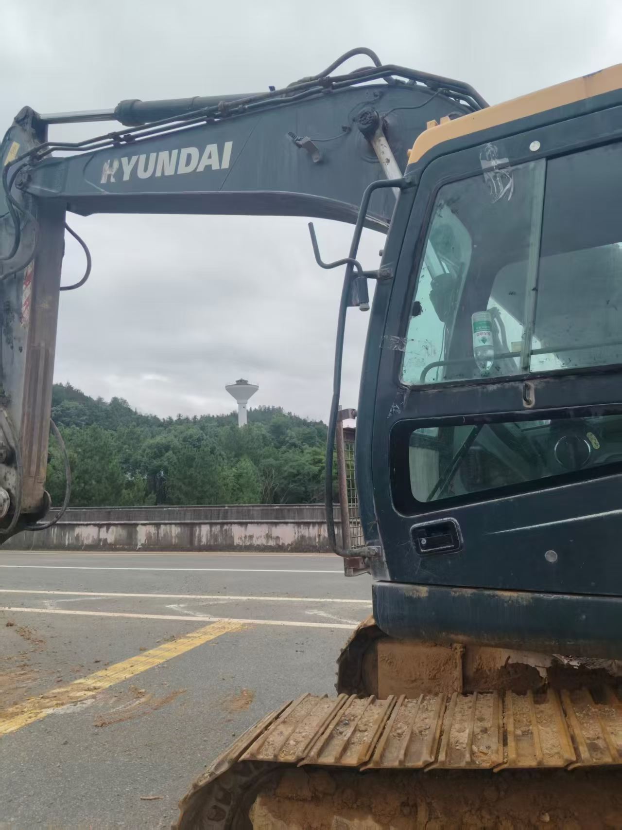 Buy Hyundai R215VS Used Excavator / 3