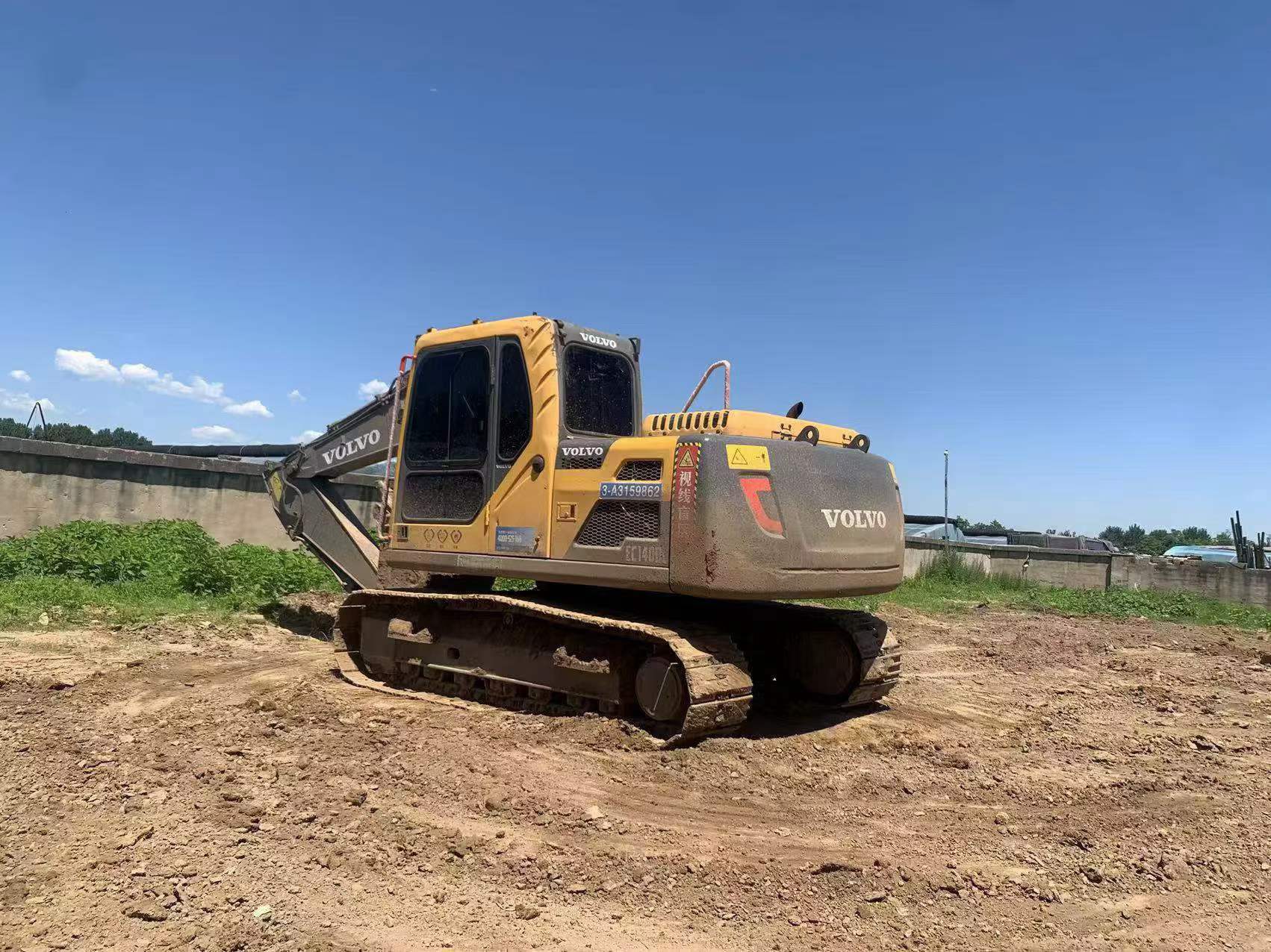 Buy Volvo EC140DL Used Excavator / 2