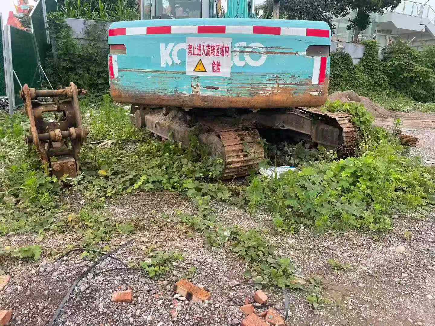 Buy Kobelco SK200 Used Excavator / 3