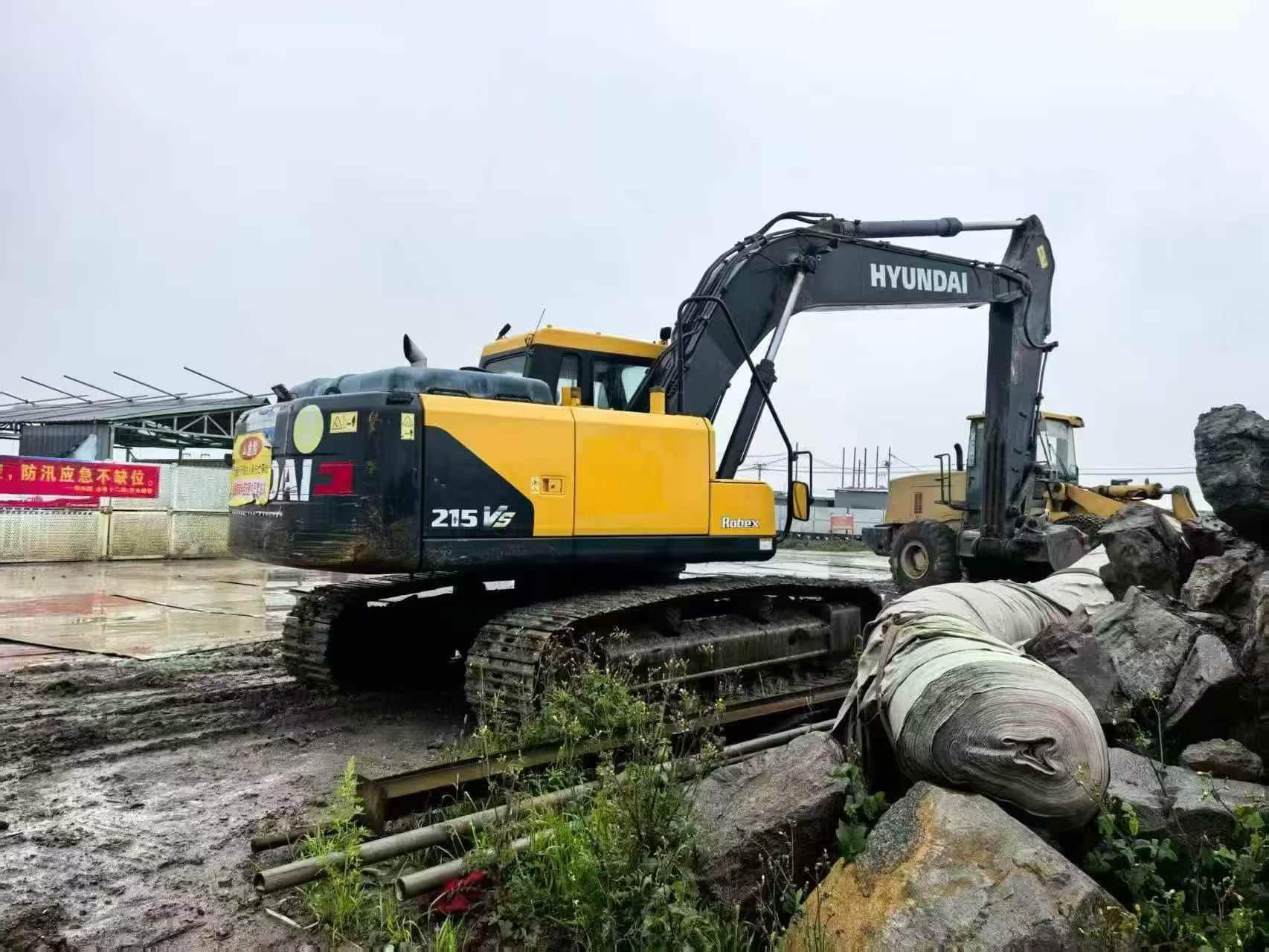 Buy Hyundai R215-7 Used Excavator / 2