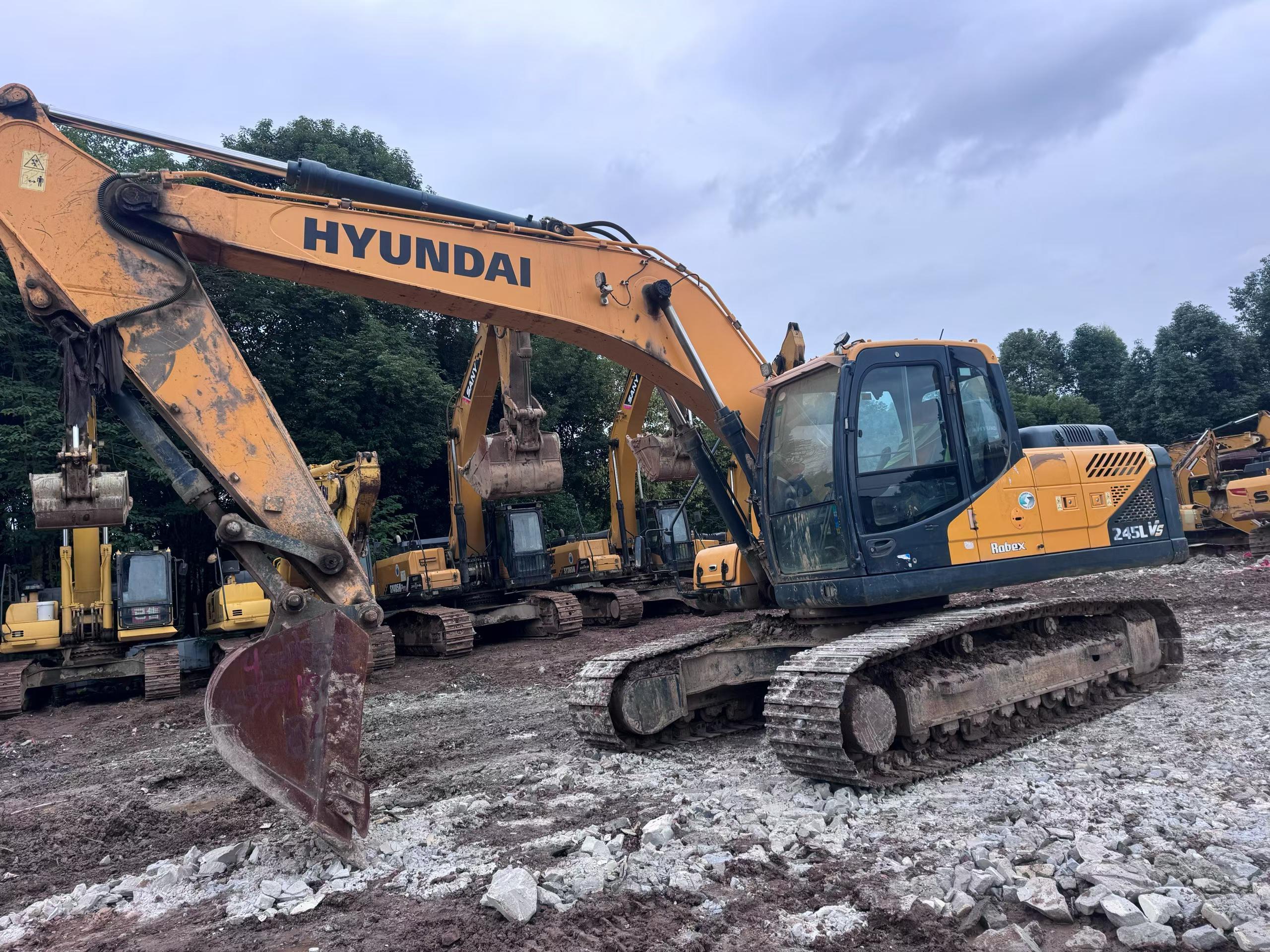 Buy Hyundai R225-7 Used Excavator / 6
