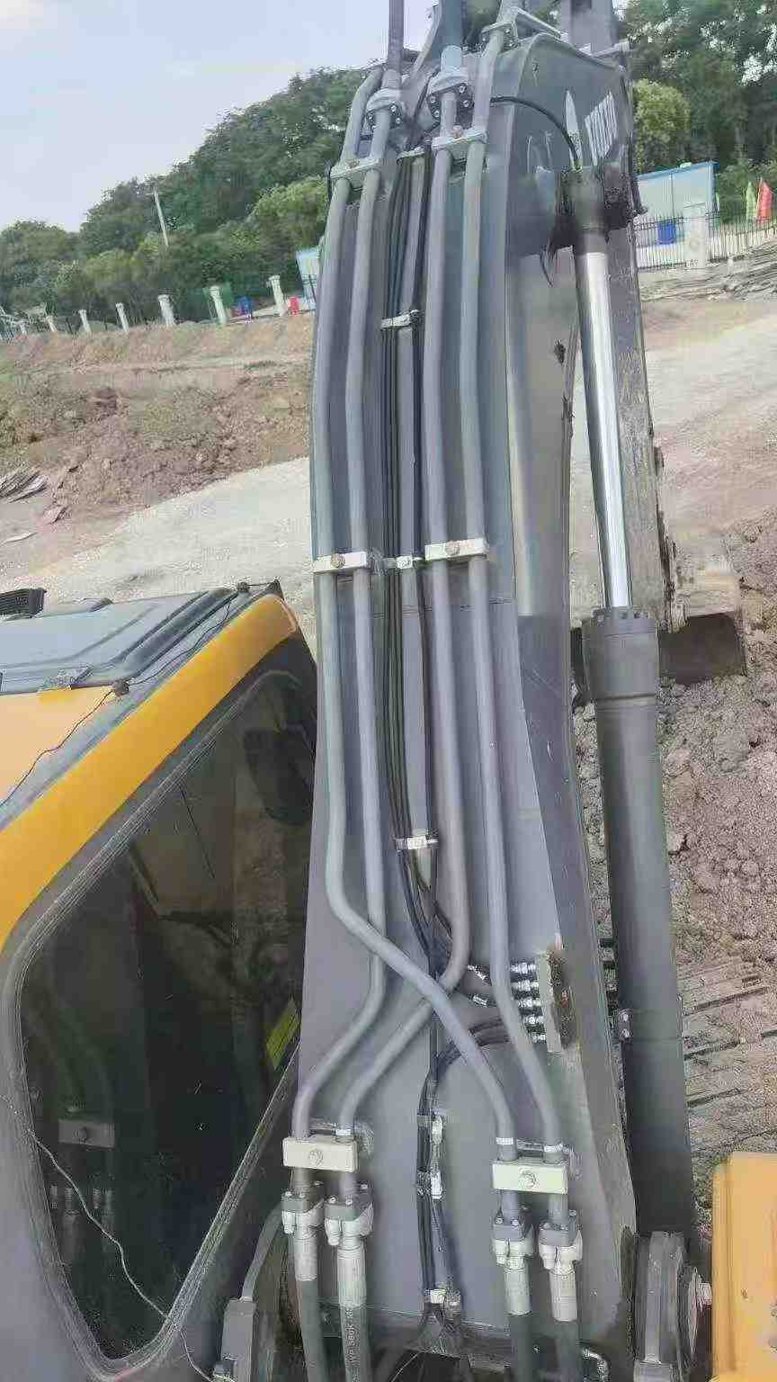 Buy Volvo EC200 Used Excavator / 5