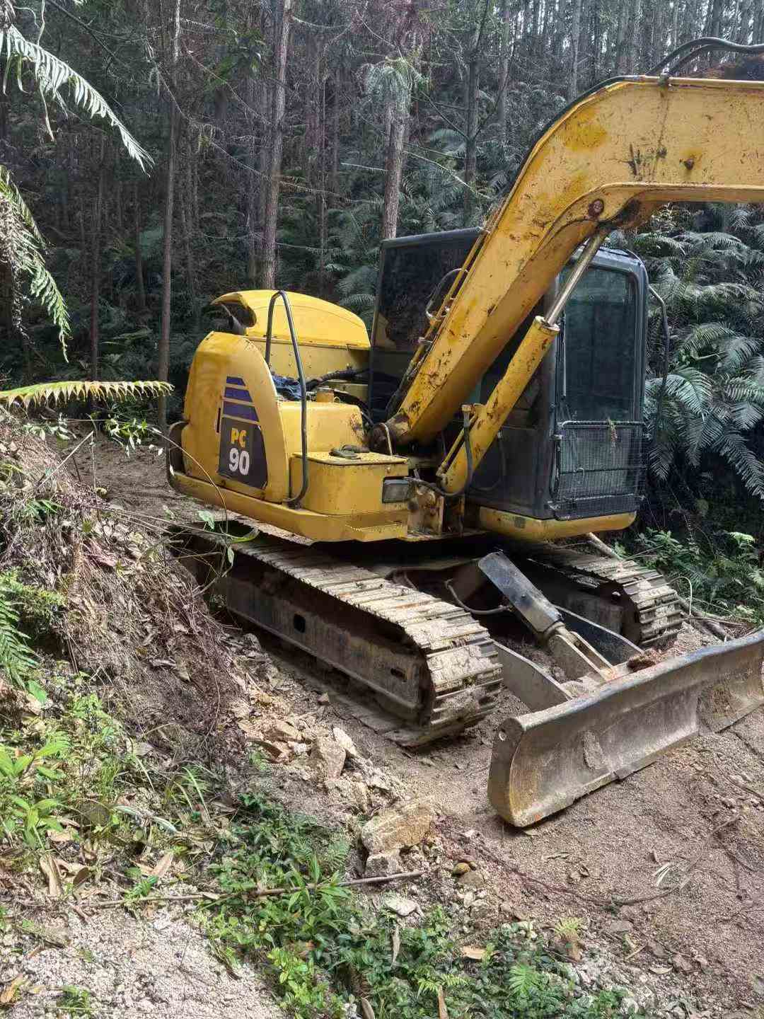 Buy Komatsu PC70 Used Excavator / 2