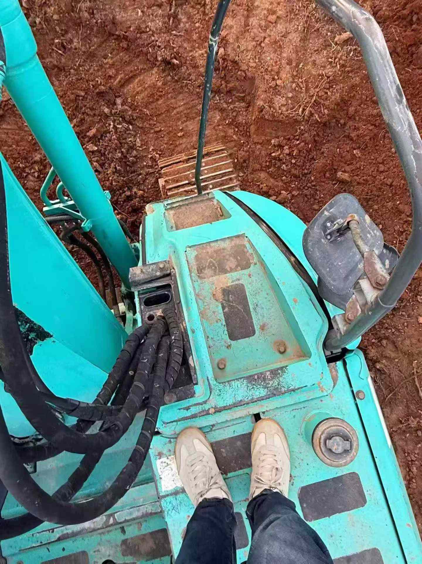 Buy Kobelco SK120 Used Excavator / 9
