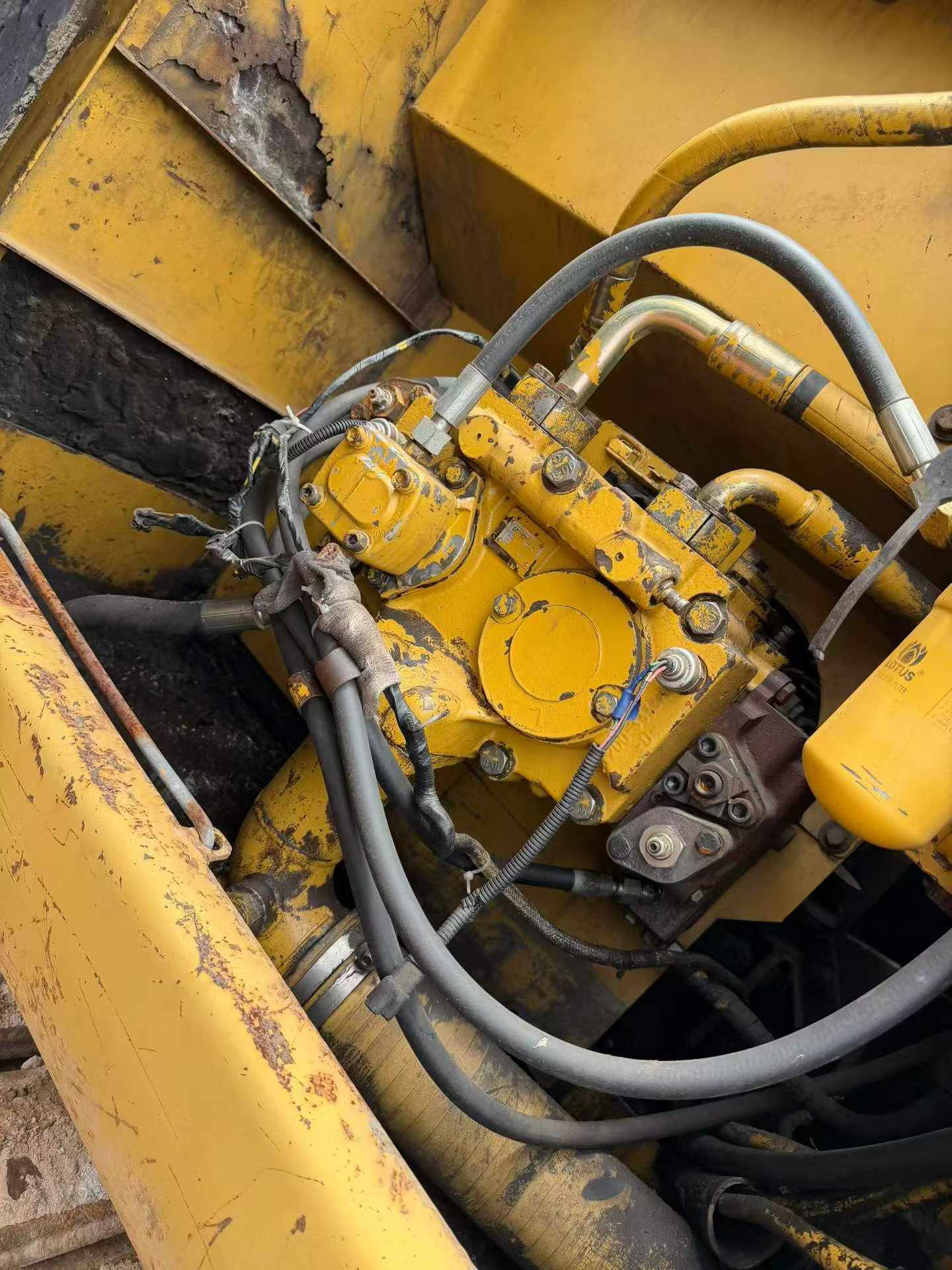Buy Caterpillar 320C Used Excavator / 8