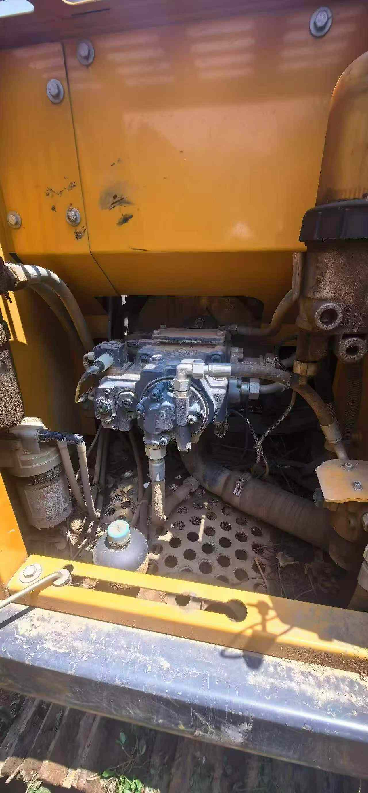 Buy XCMG XE155D Used Excavator / 6
