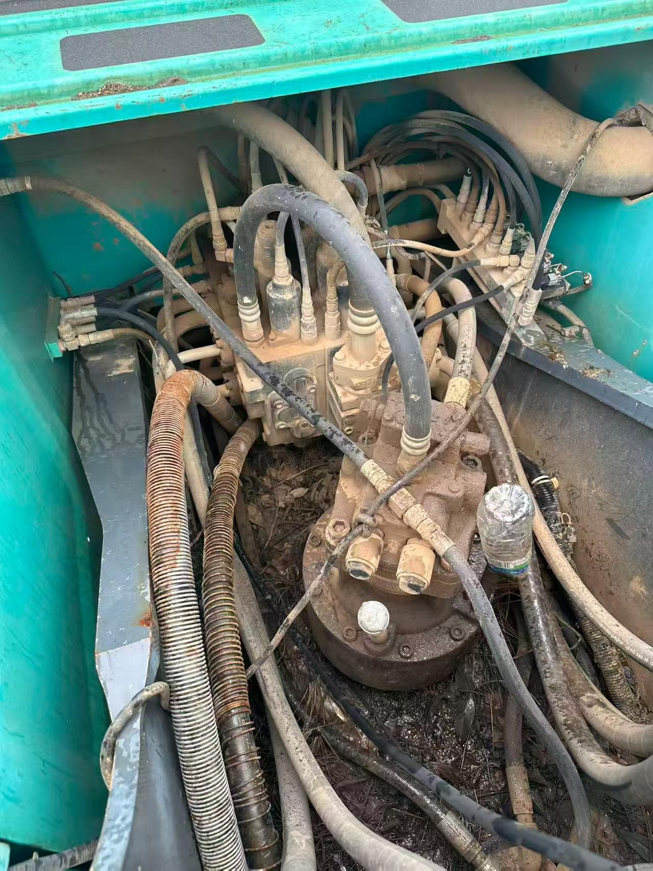 Buy Kobelco SK200-2 Used Excavator / 2