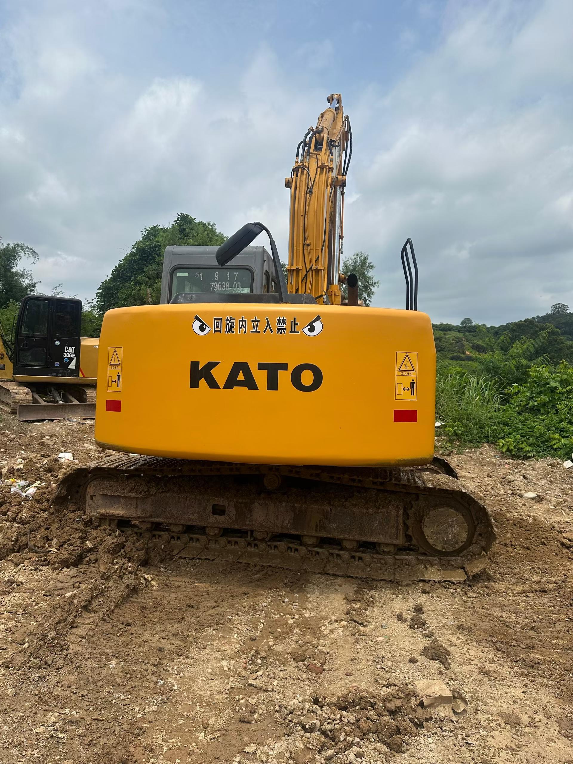 Buy Kato HD512V Used Excavator / 9