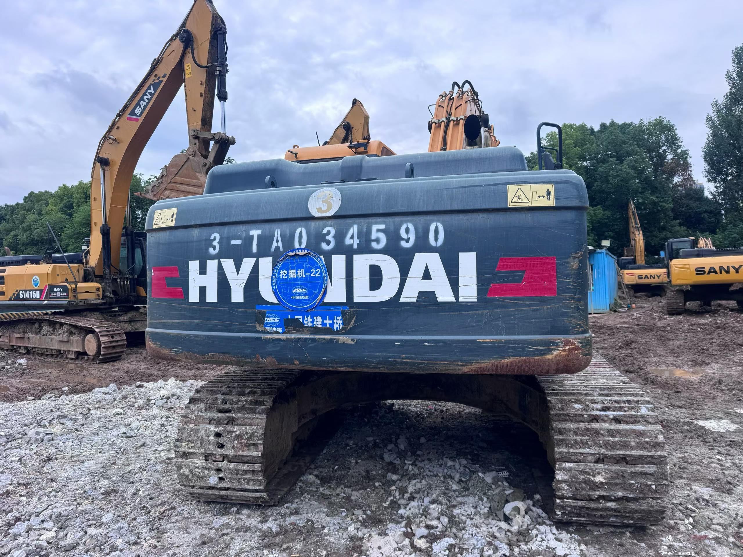 Buy Hyundai R225-7 Used Excavator / 4