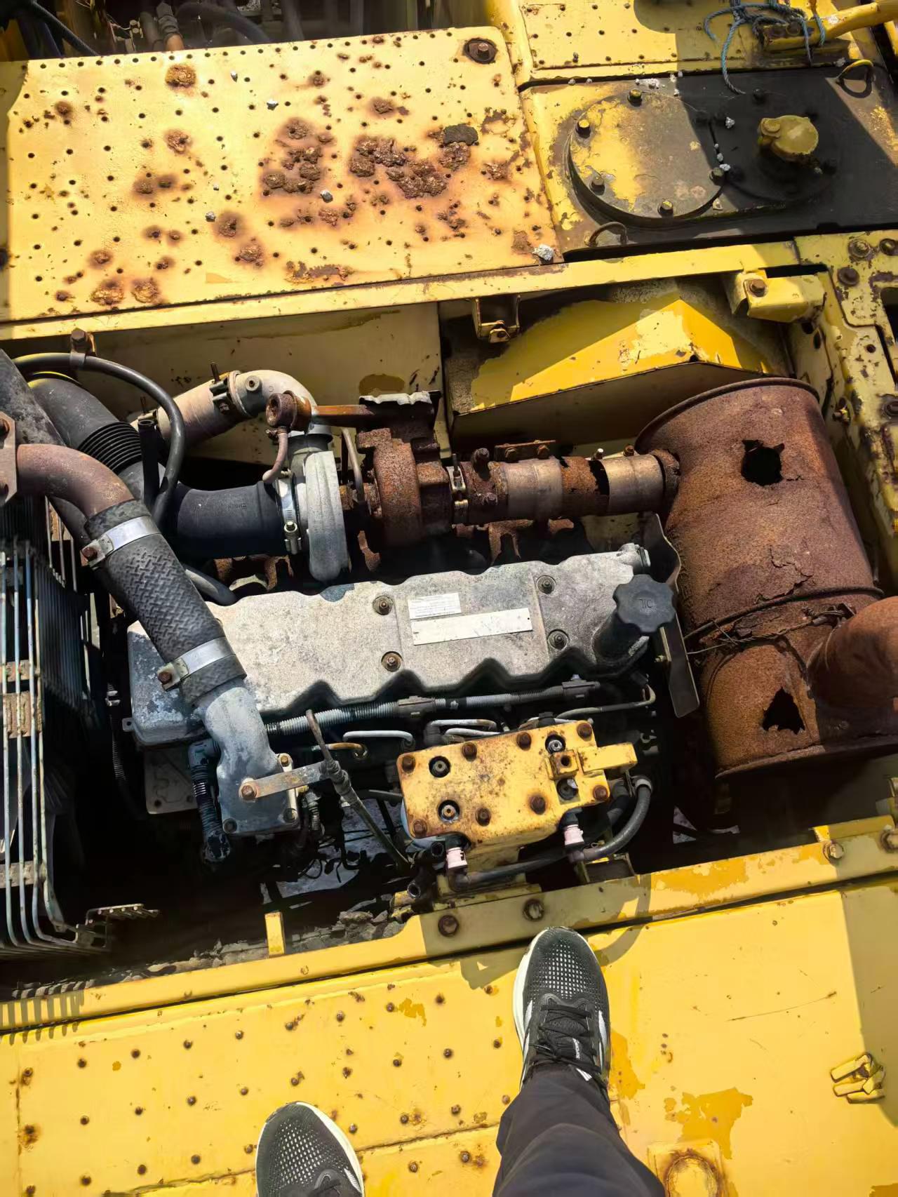 Buy Komatsu PC220-8 Used Excavator / 2