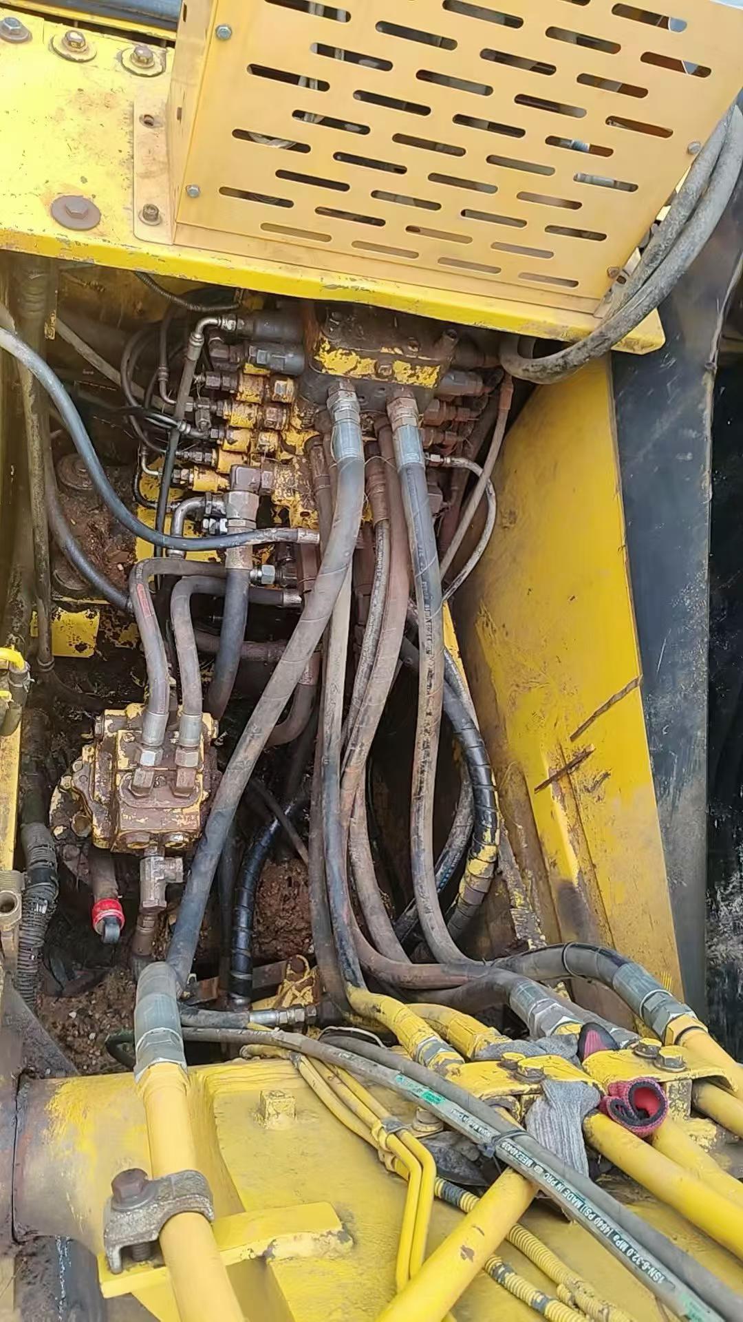 Buy Komatsu PC130-7 Used Excavator / 5