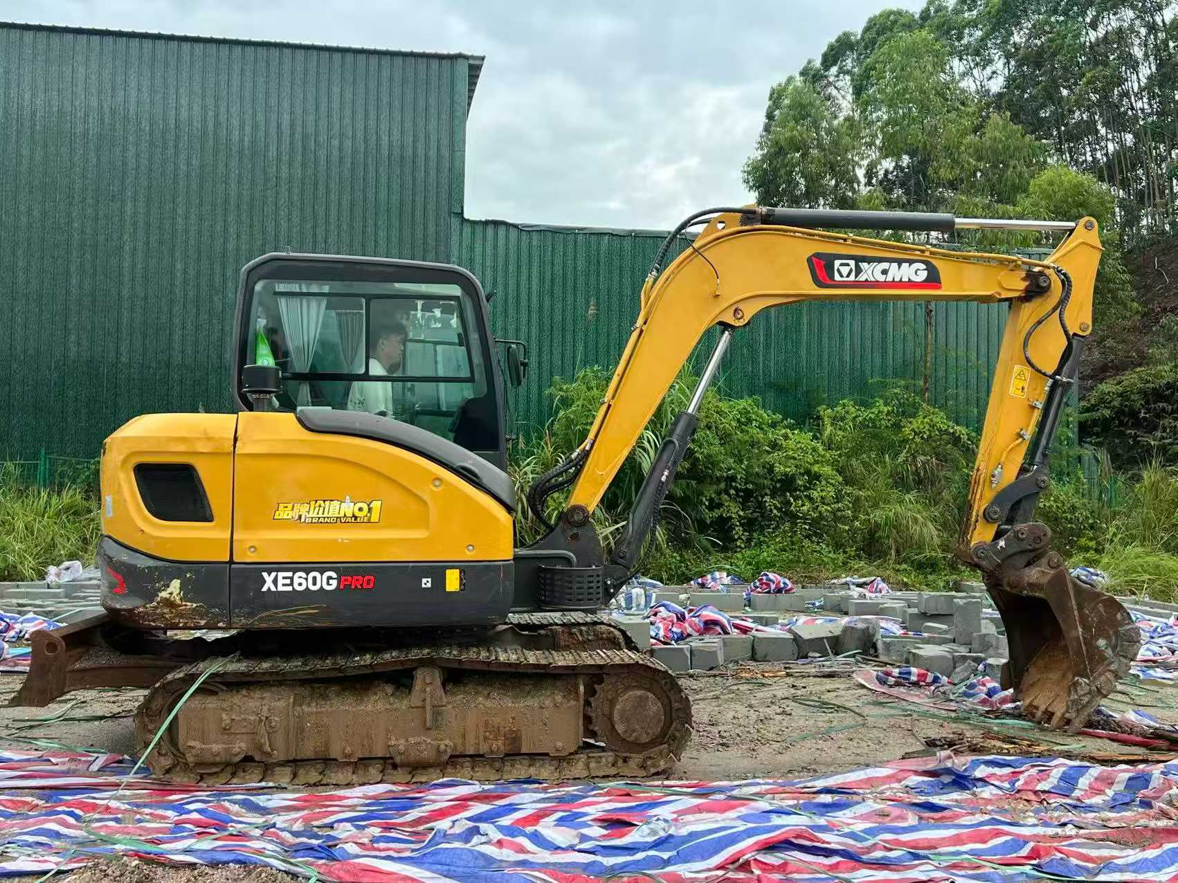 Buy XCMG XE60 Used Excavator / 2