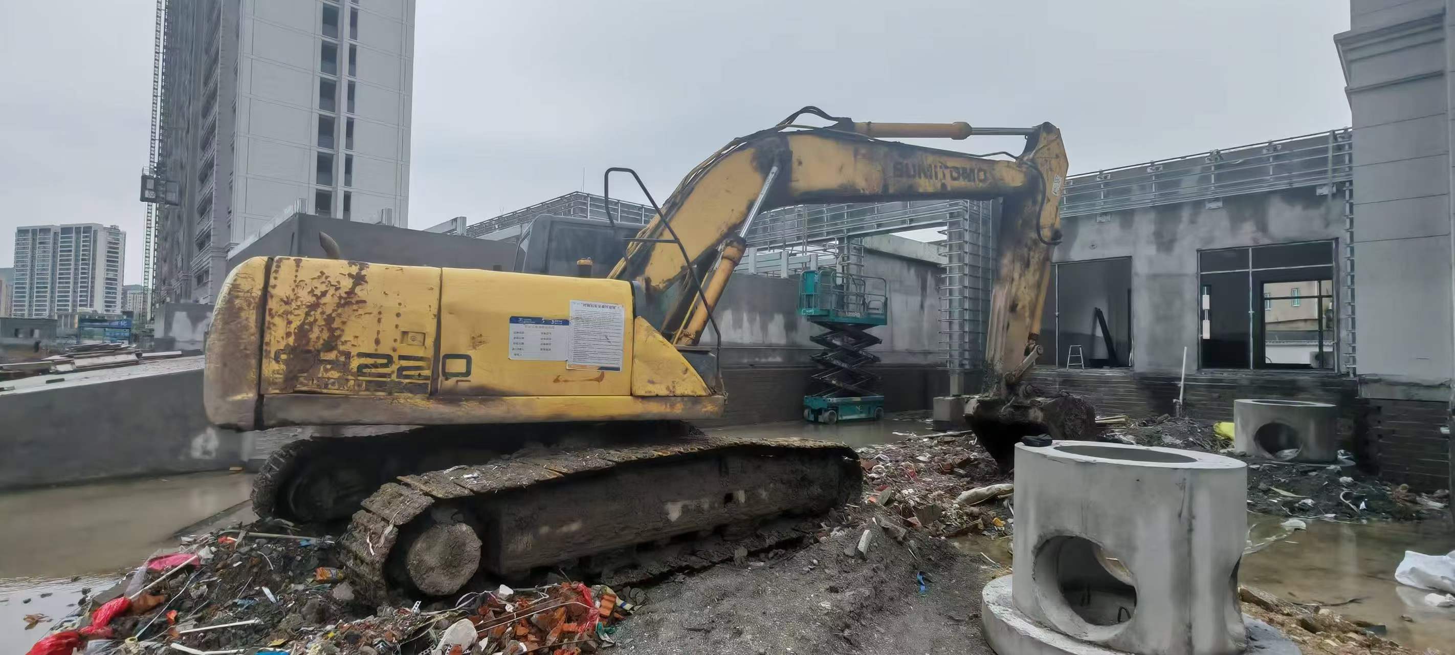 Buy Sumitomo SH210-5 Used Excavator / 3
