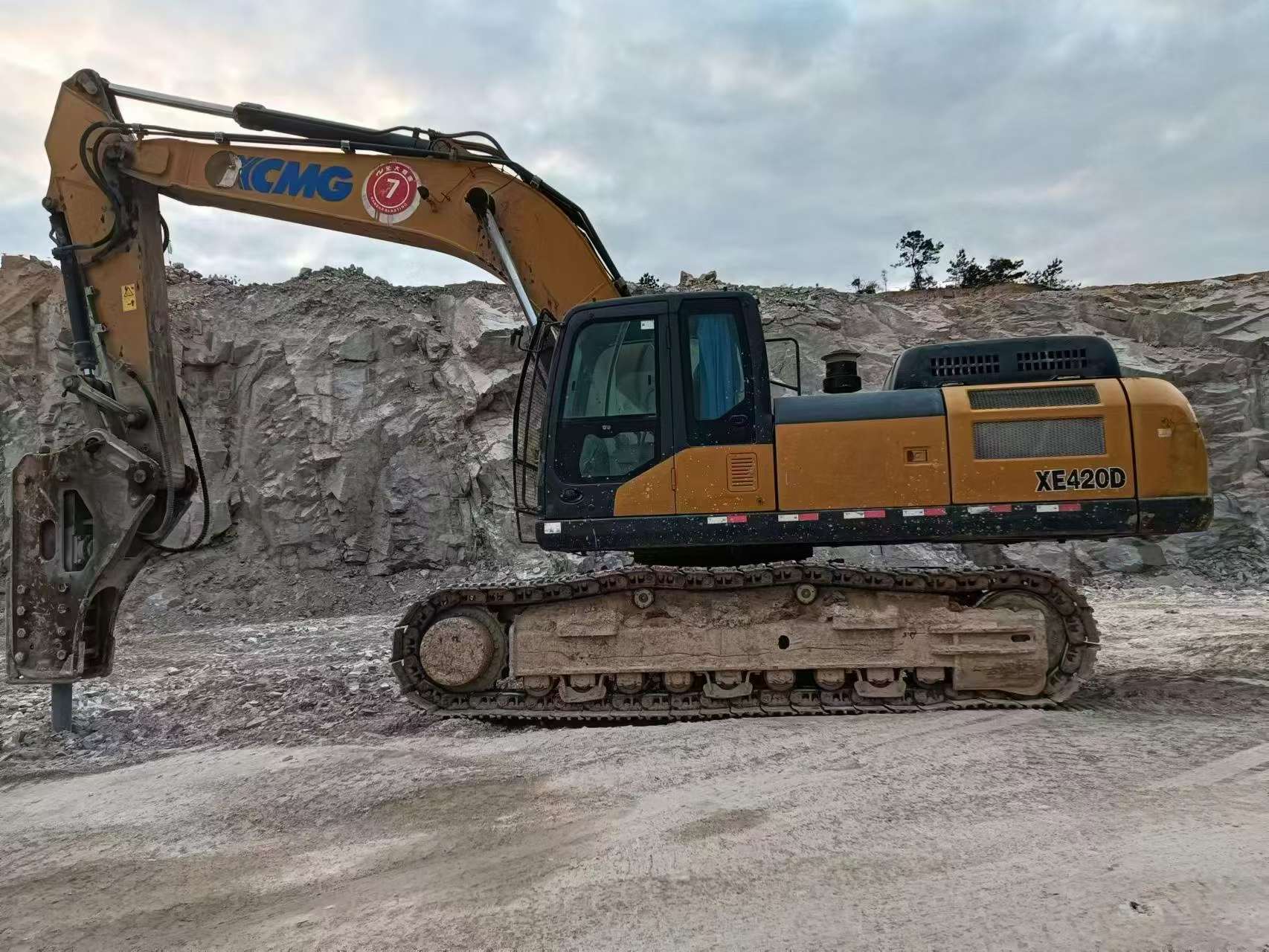 Buy XCMG XE370 Used Excavator / 3