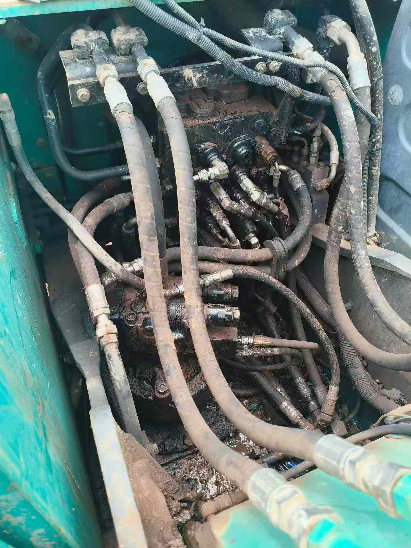 Buy Kobelco SK130 Used Excavator / 8