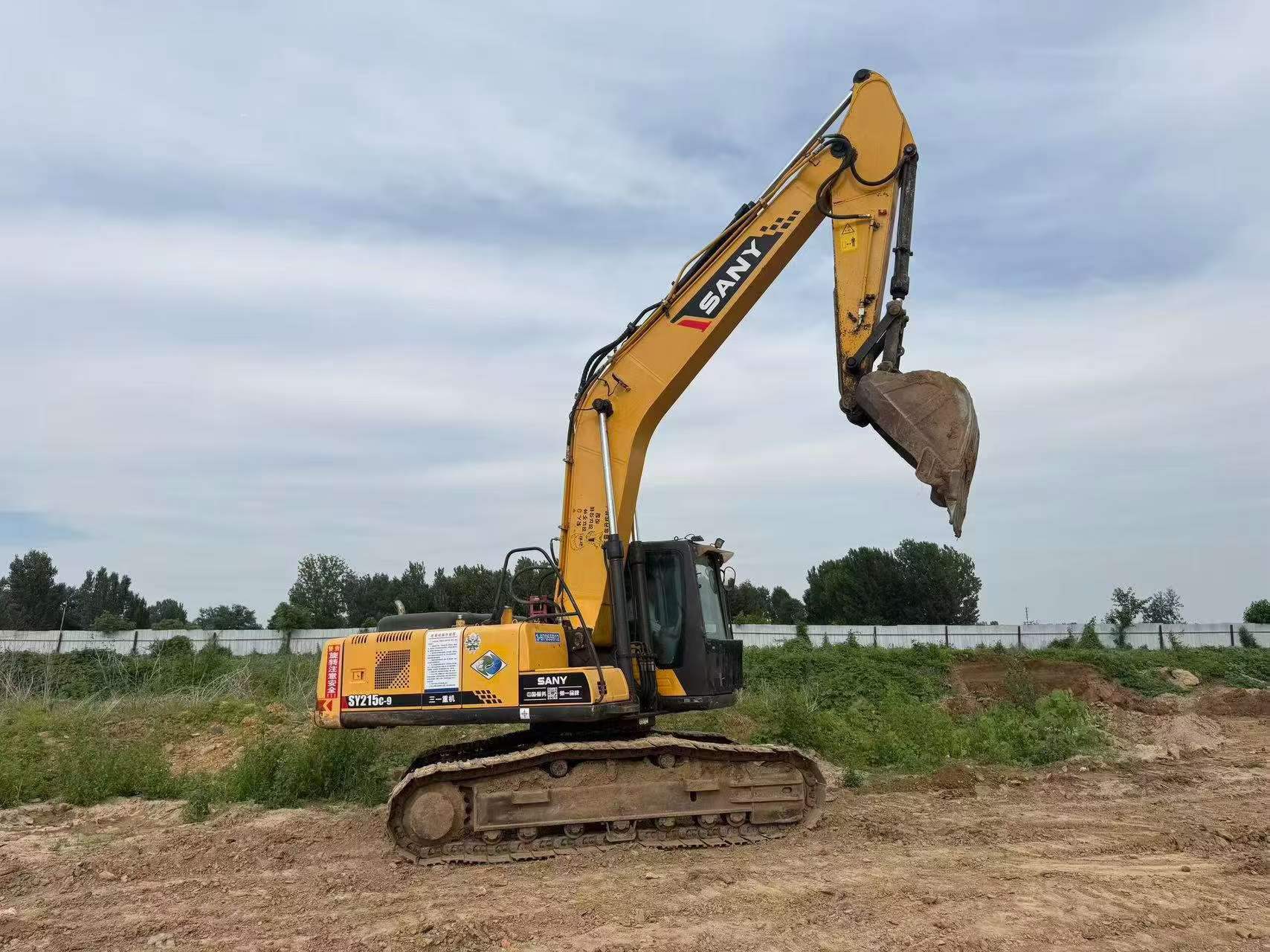 Buy Sany SY205C-8 Used Excavator / 9