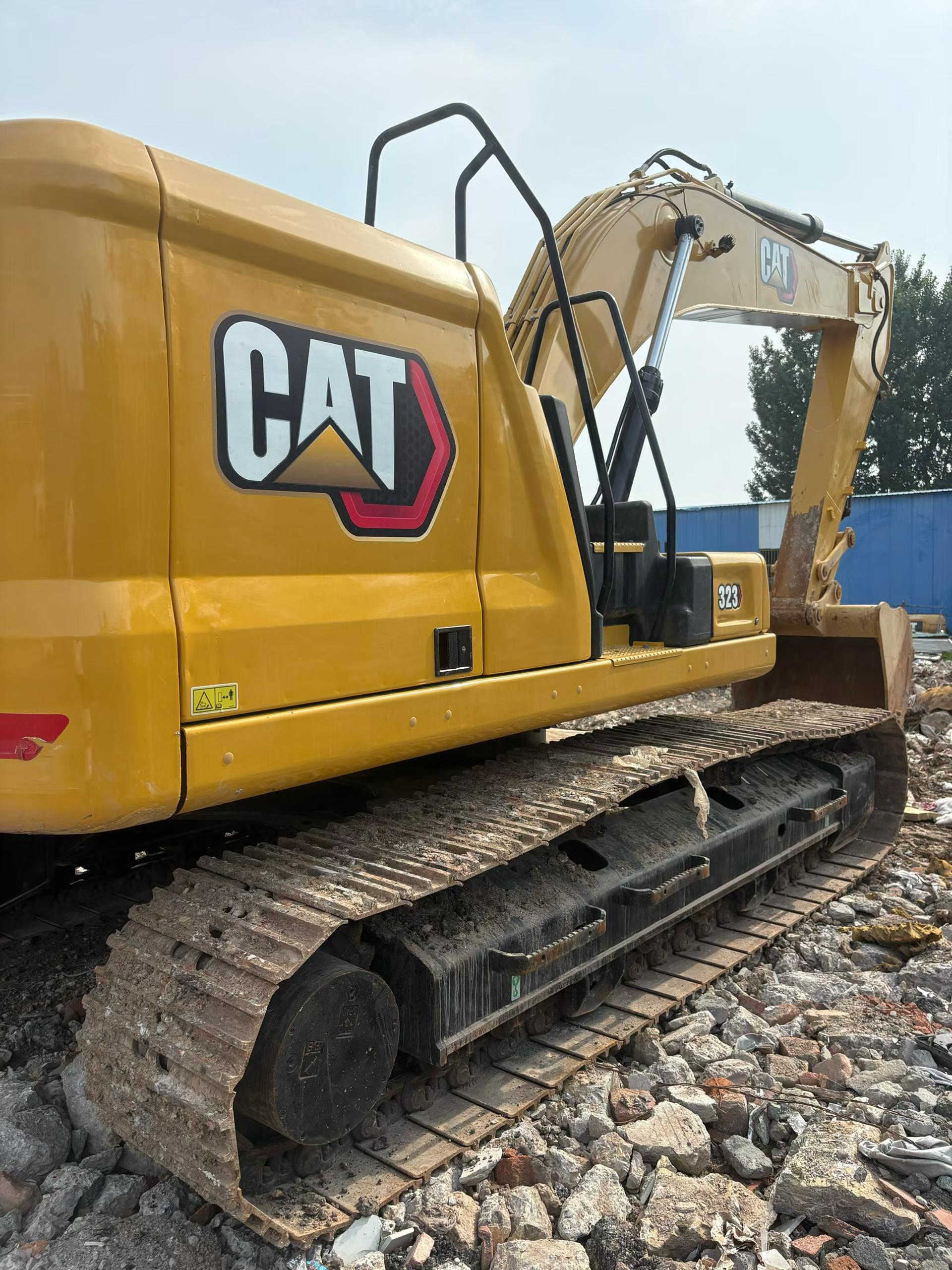 Buy Caterpillar 323 Used Excavator / 3