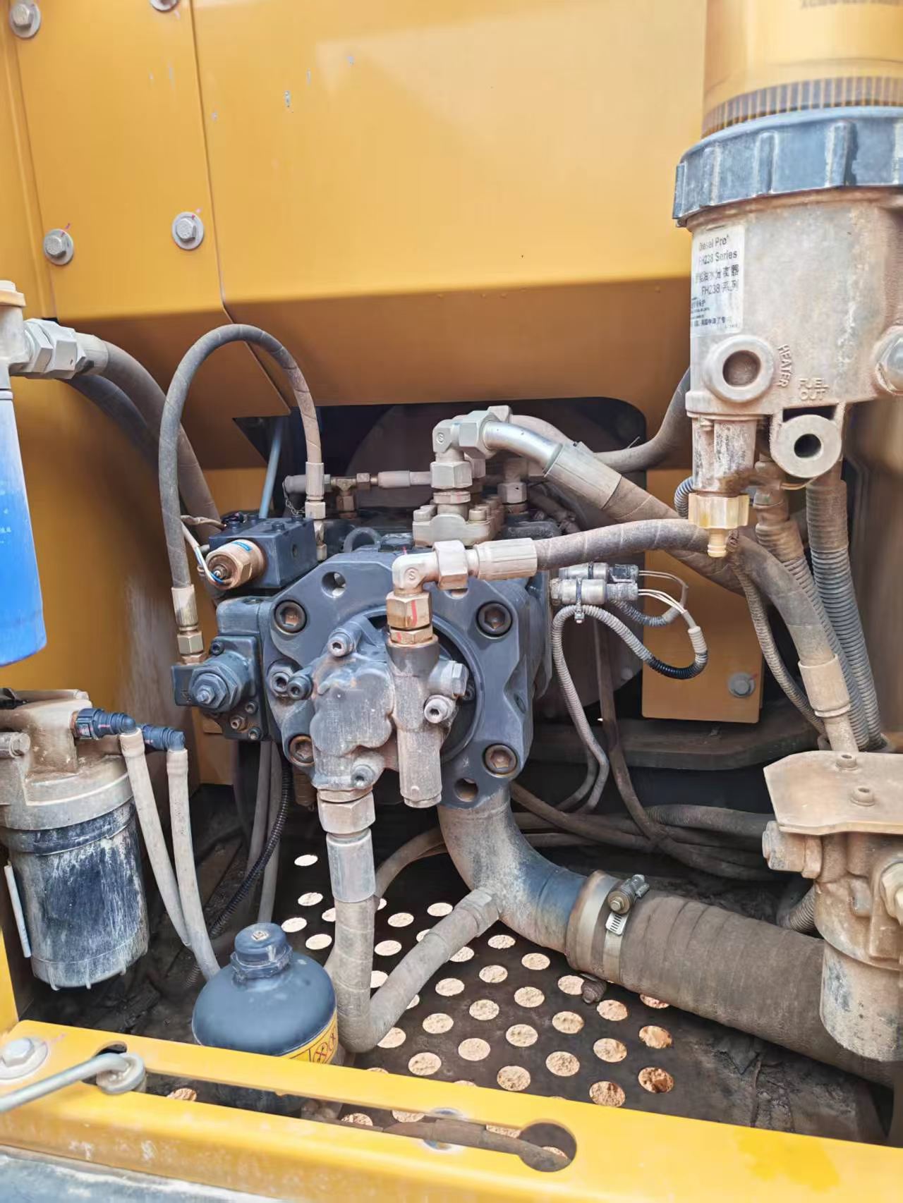 Buy XCMG XE135B Used Excavator / 6
