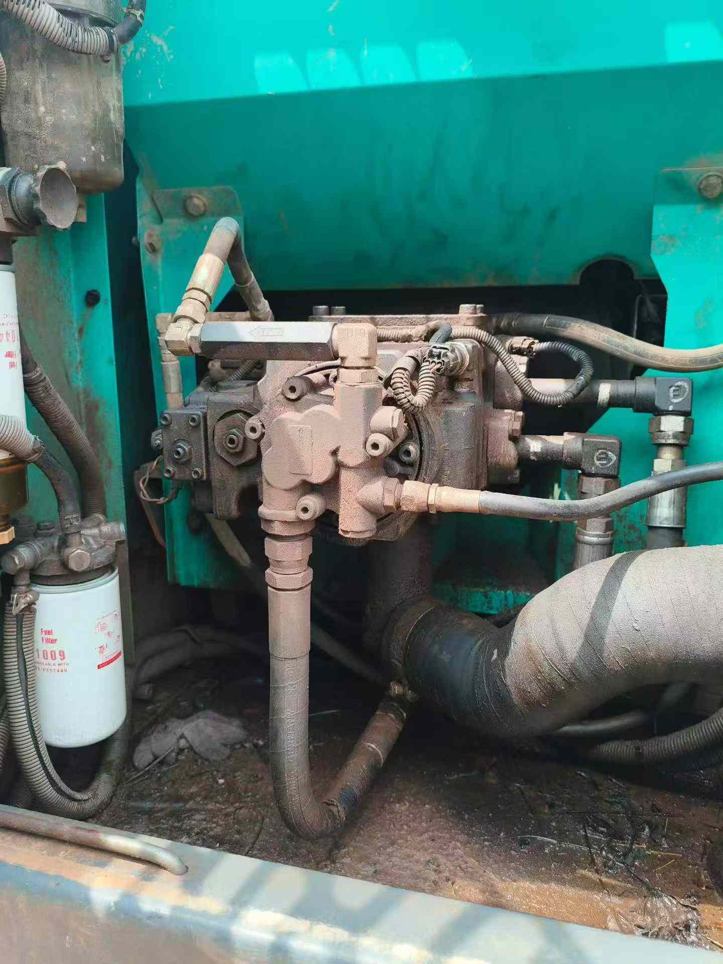 Buy Kobelco SK130 Used Excavator / 4