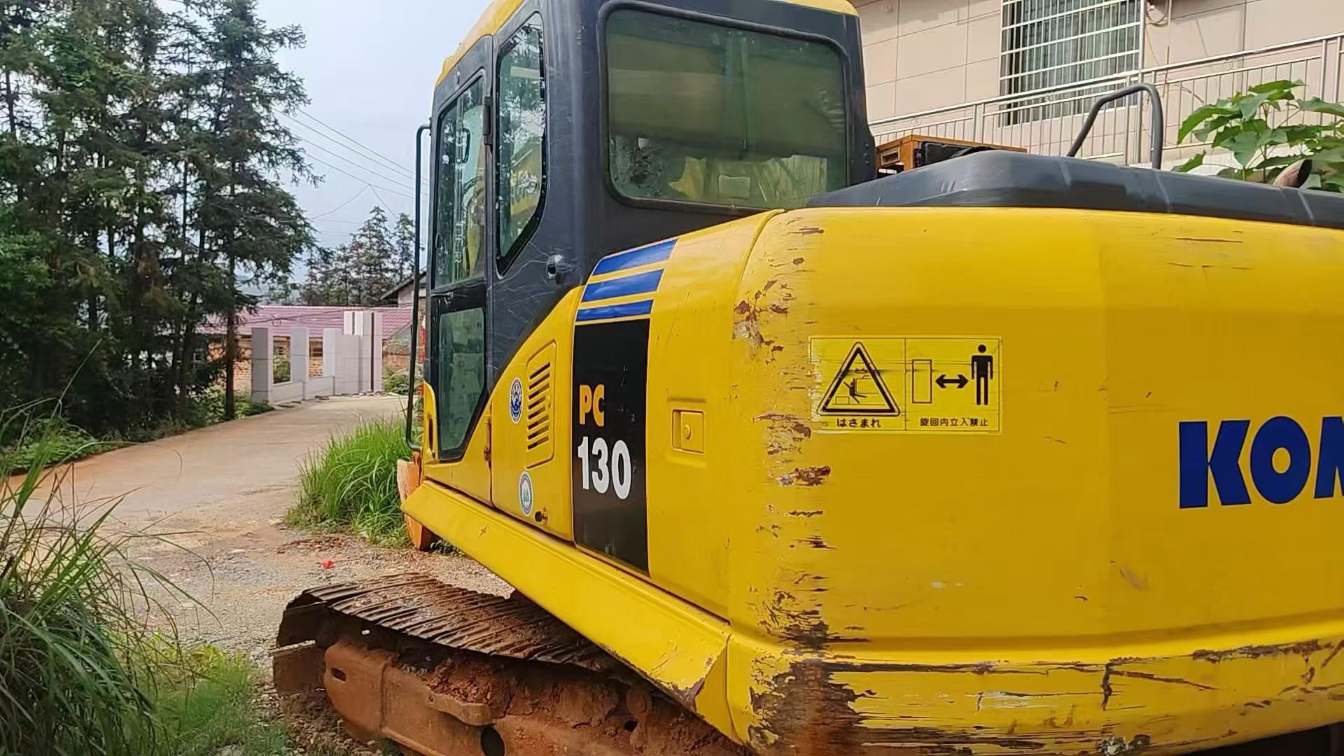 Buy Komatsu PC130-7 Used Excavator / 3