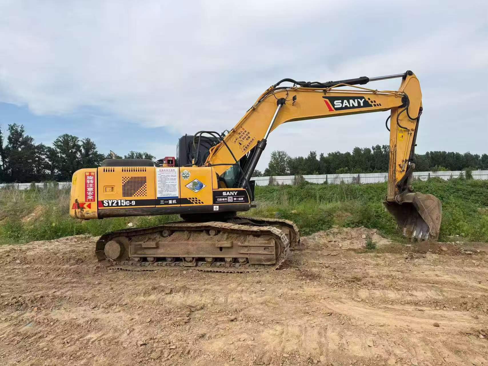 Buy Sany SY205C-8 Used Excavator / 2