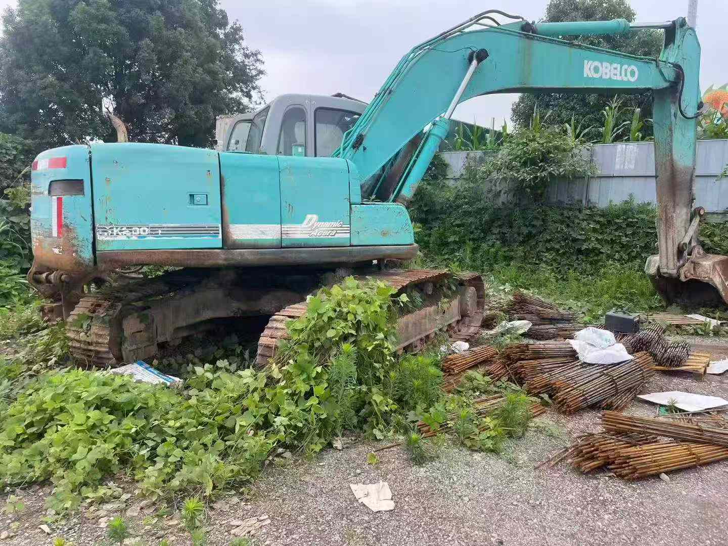 Buy Kobelco SK200 Used Excavator / 2