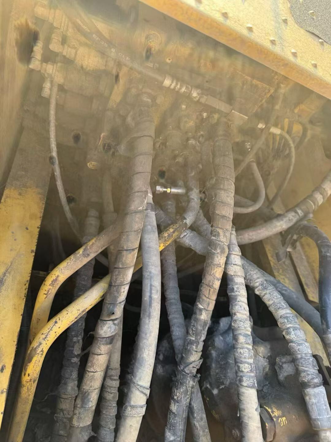 Buy Komatsu PC200-8 Used Excavator / 4