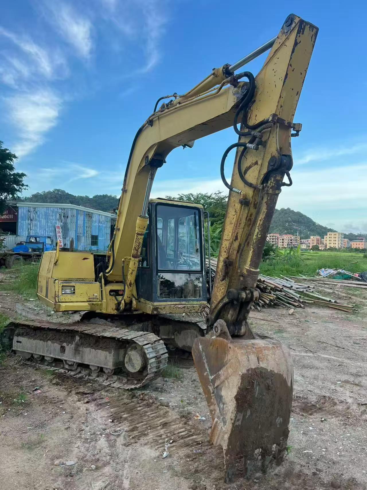 Buy Komatsu PC60-6 Used Excavator / 9