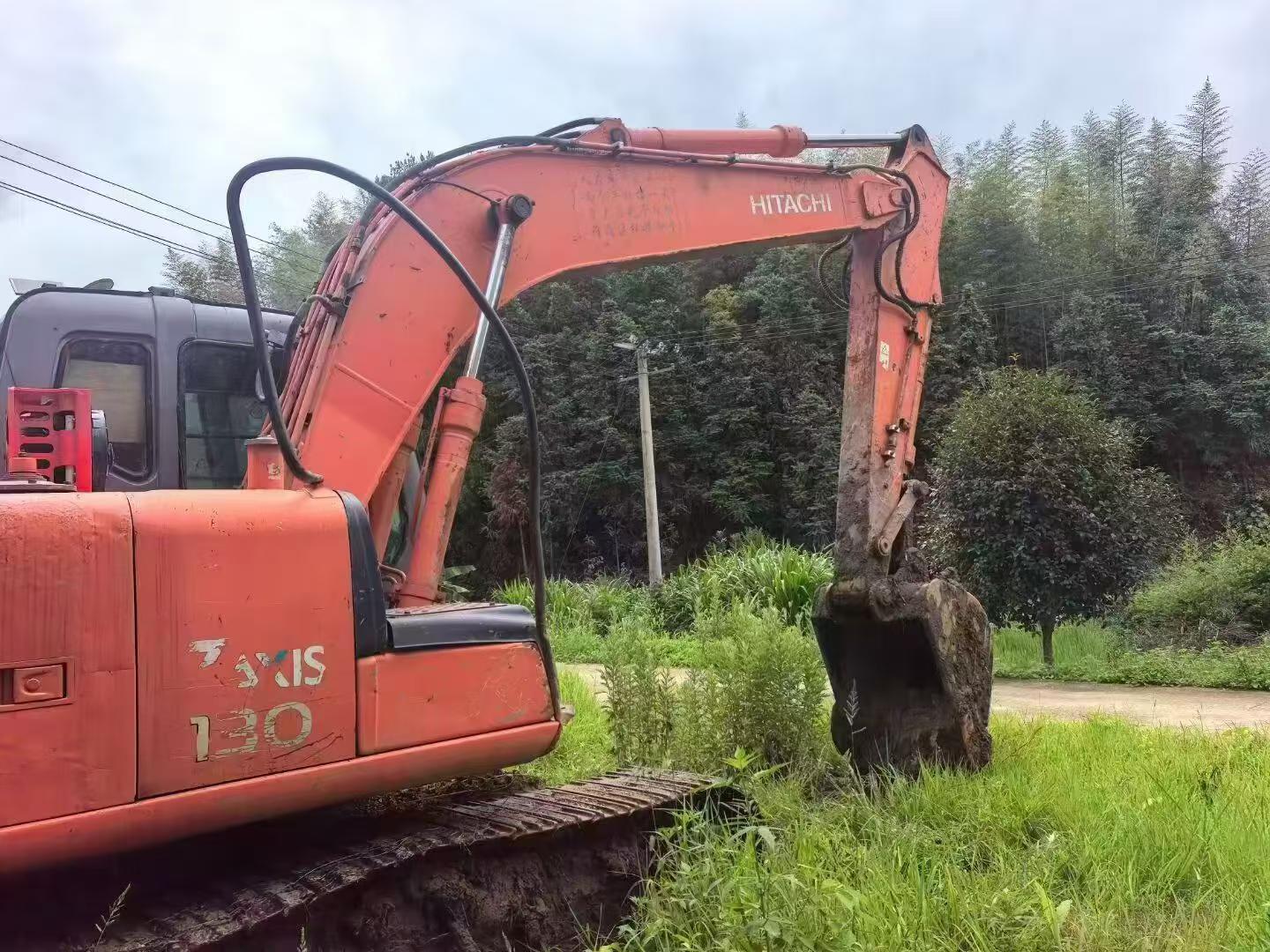 Buy Hitachi EX130H-5 Used Excavator / 5