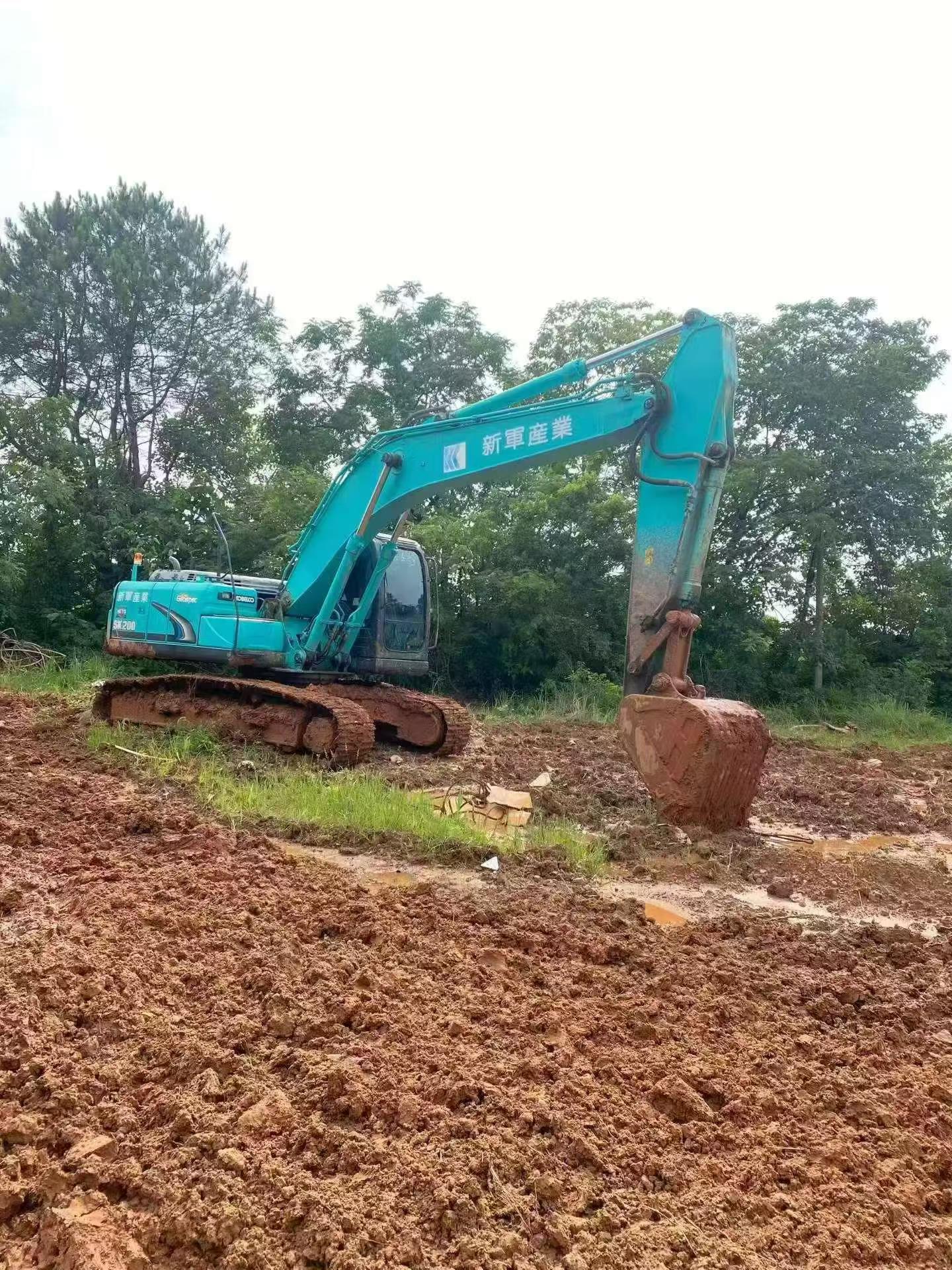 Buy Kobelco SK200-2 Used Excavator / 4