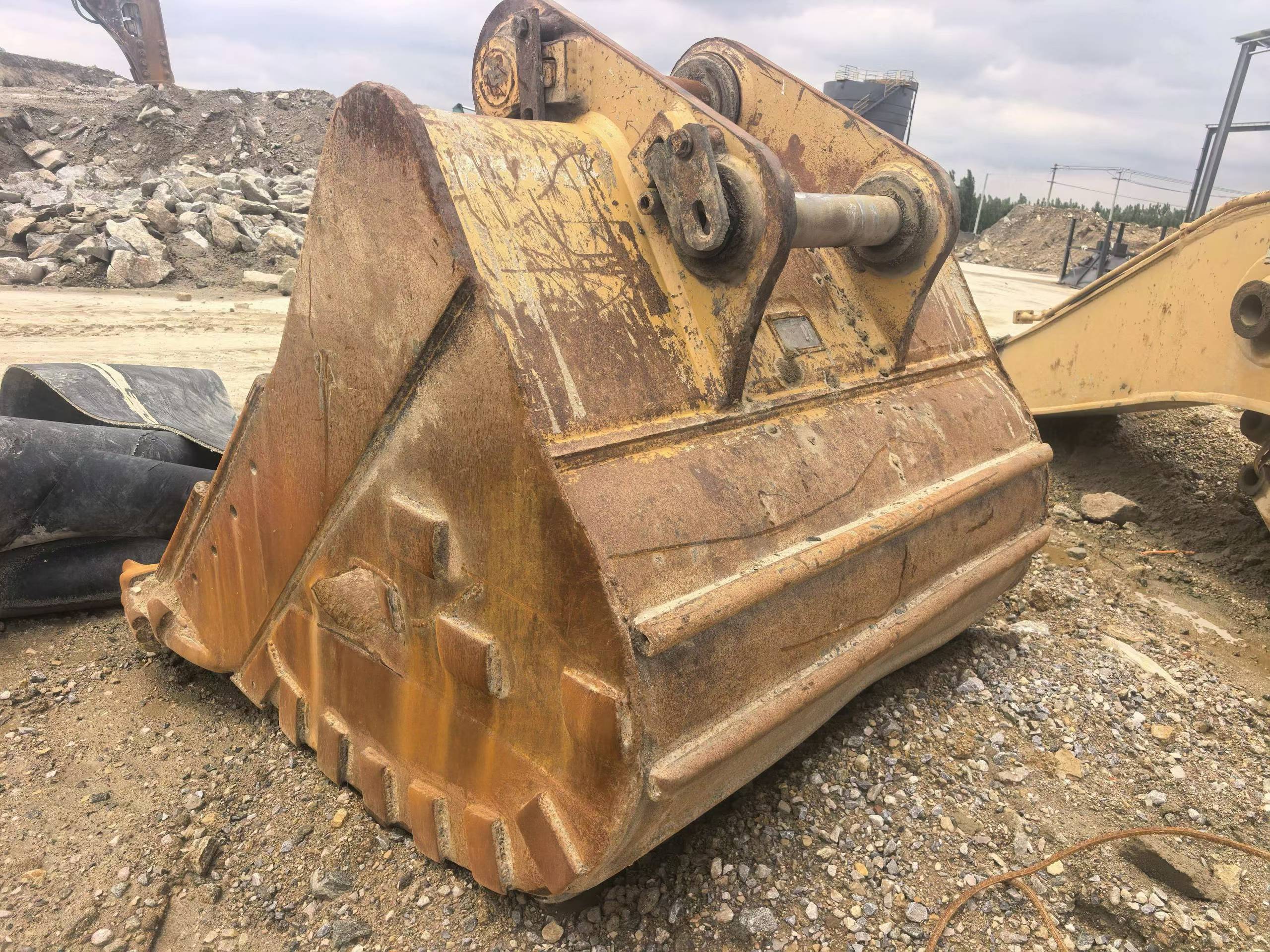 Buy Caterpillar 349E Used Excavator / 2