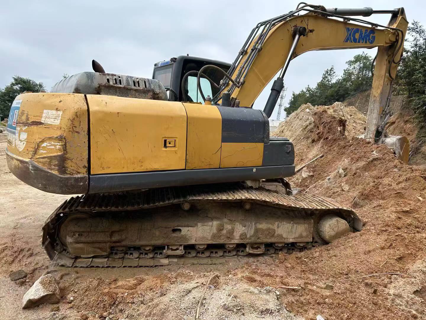 Buy XCMG XE215 Used Excavator / 8