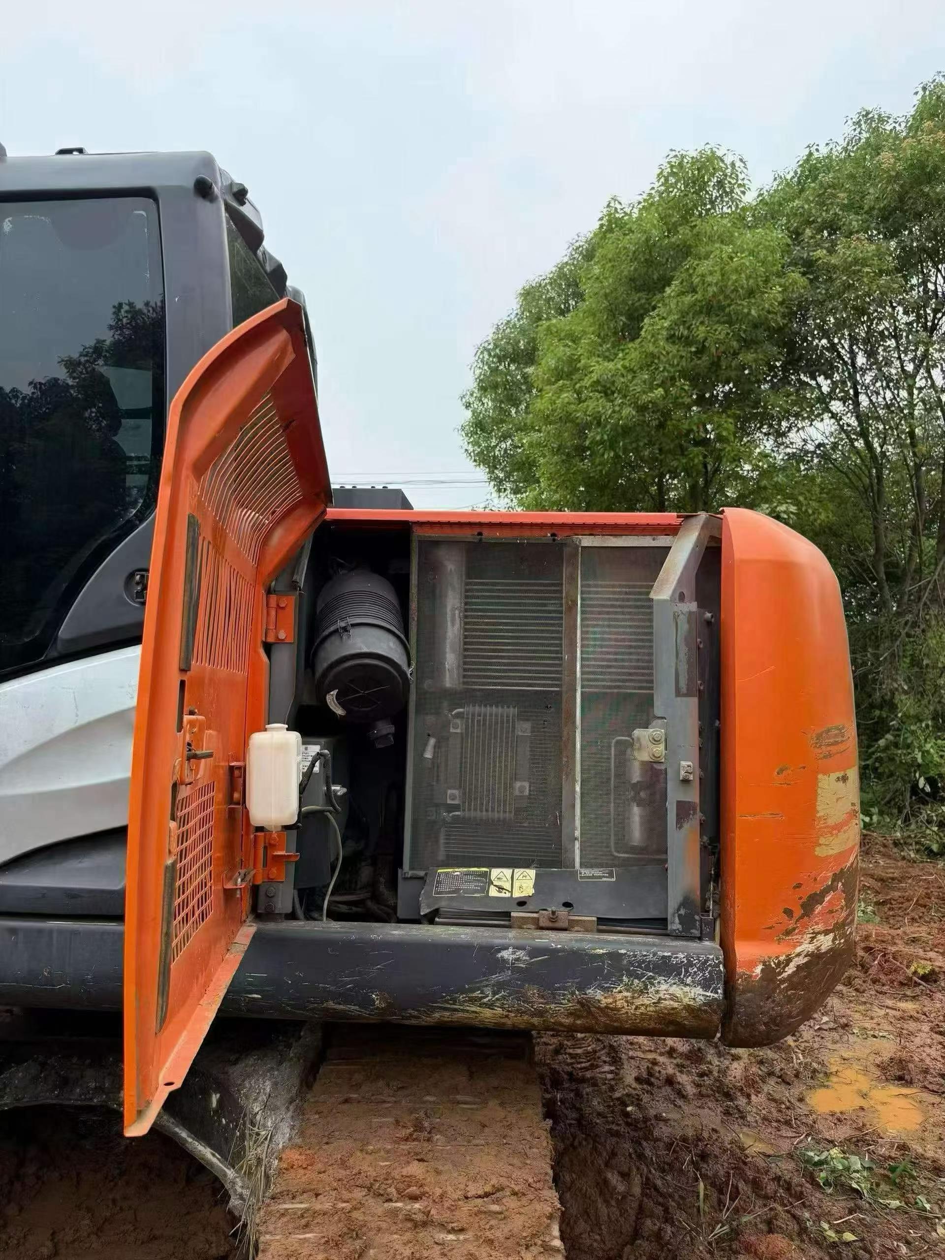 Buy Hitachi ZX130-5A Used Excavator / 4