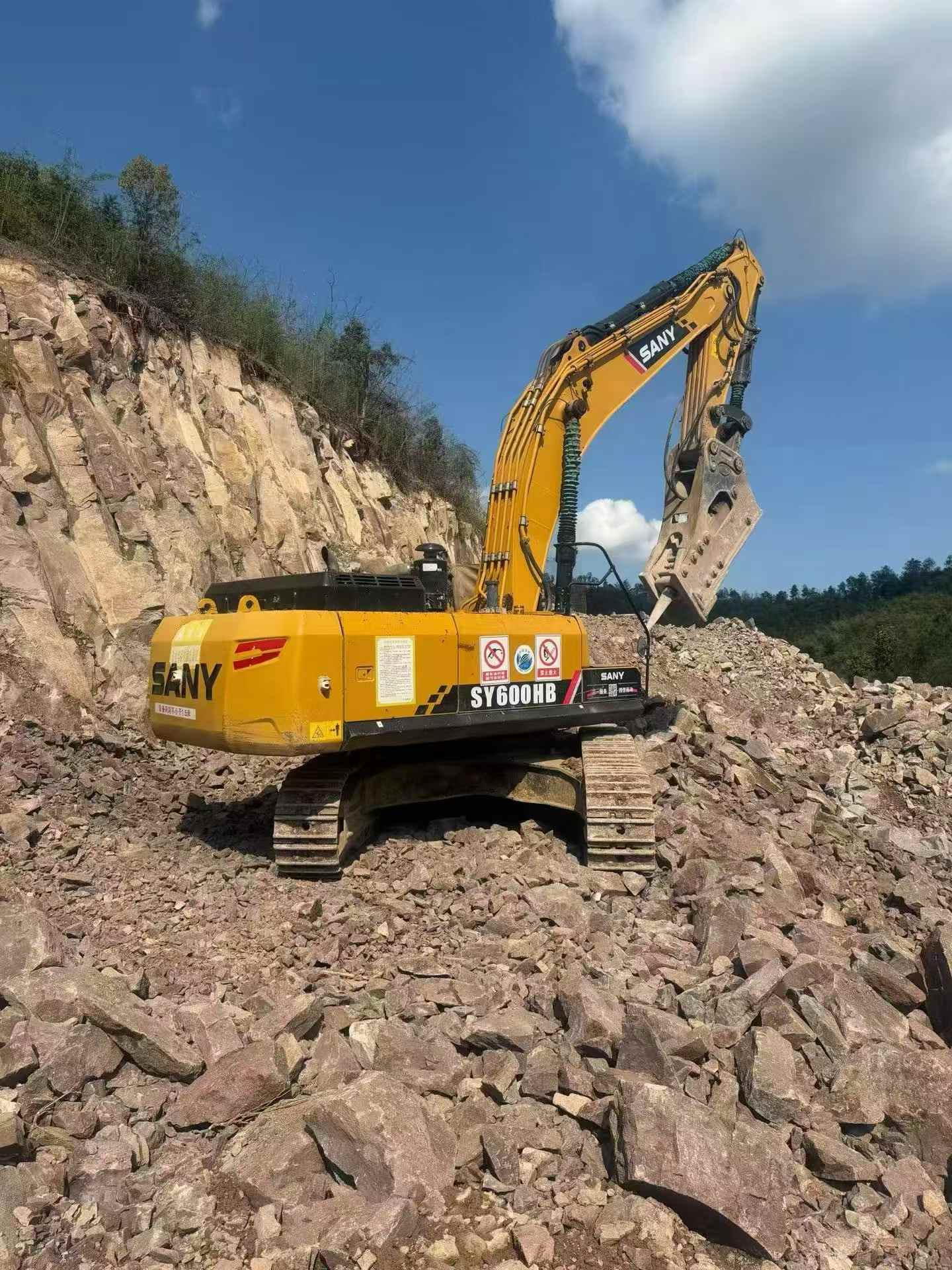 Buy Sany SY600HB Used Excavator / 3