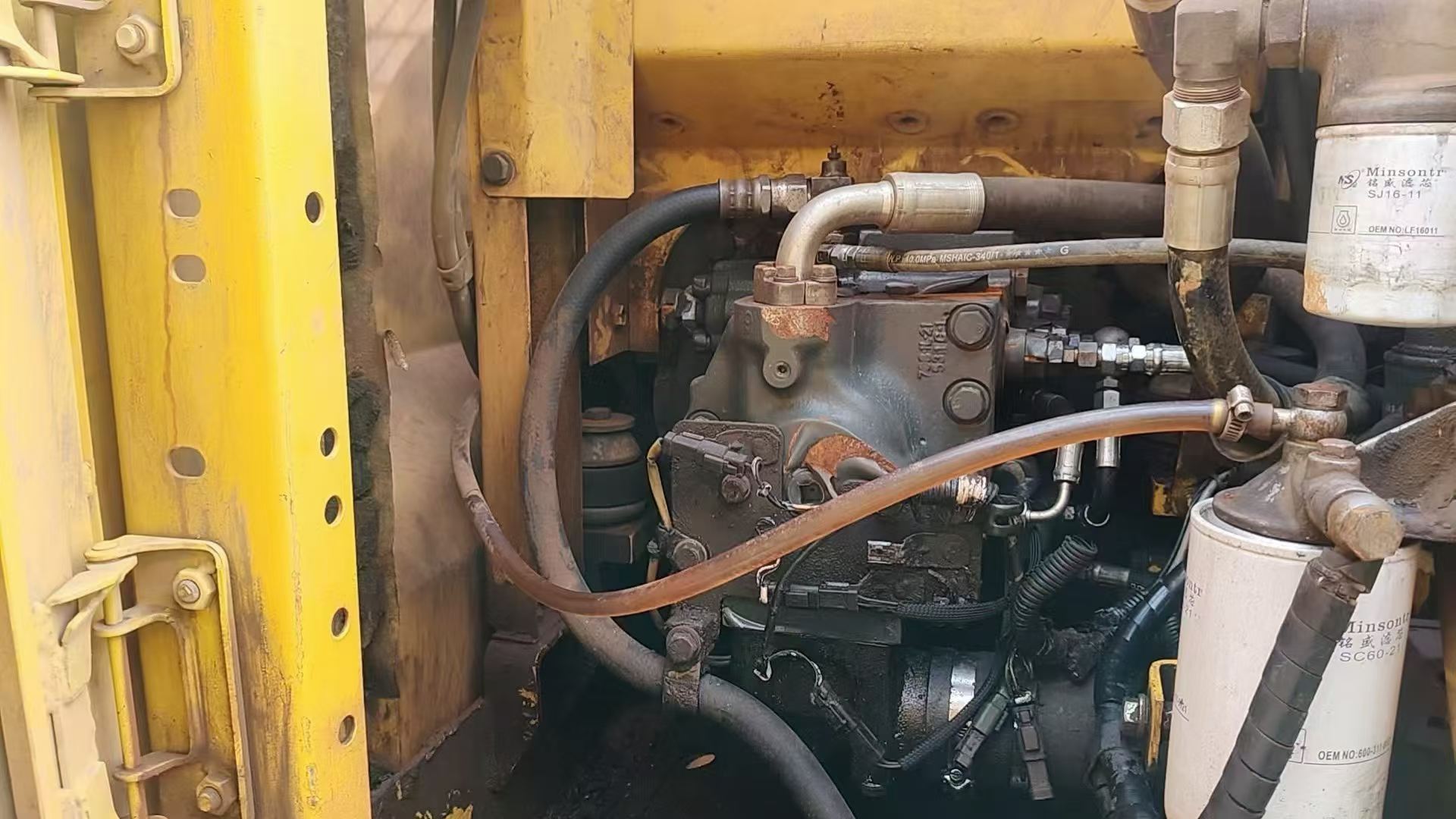 Buy Komatsu PC130-7 Used Excavator / 6
