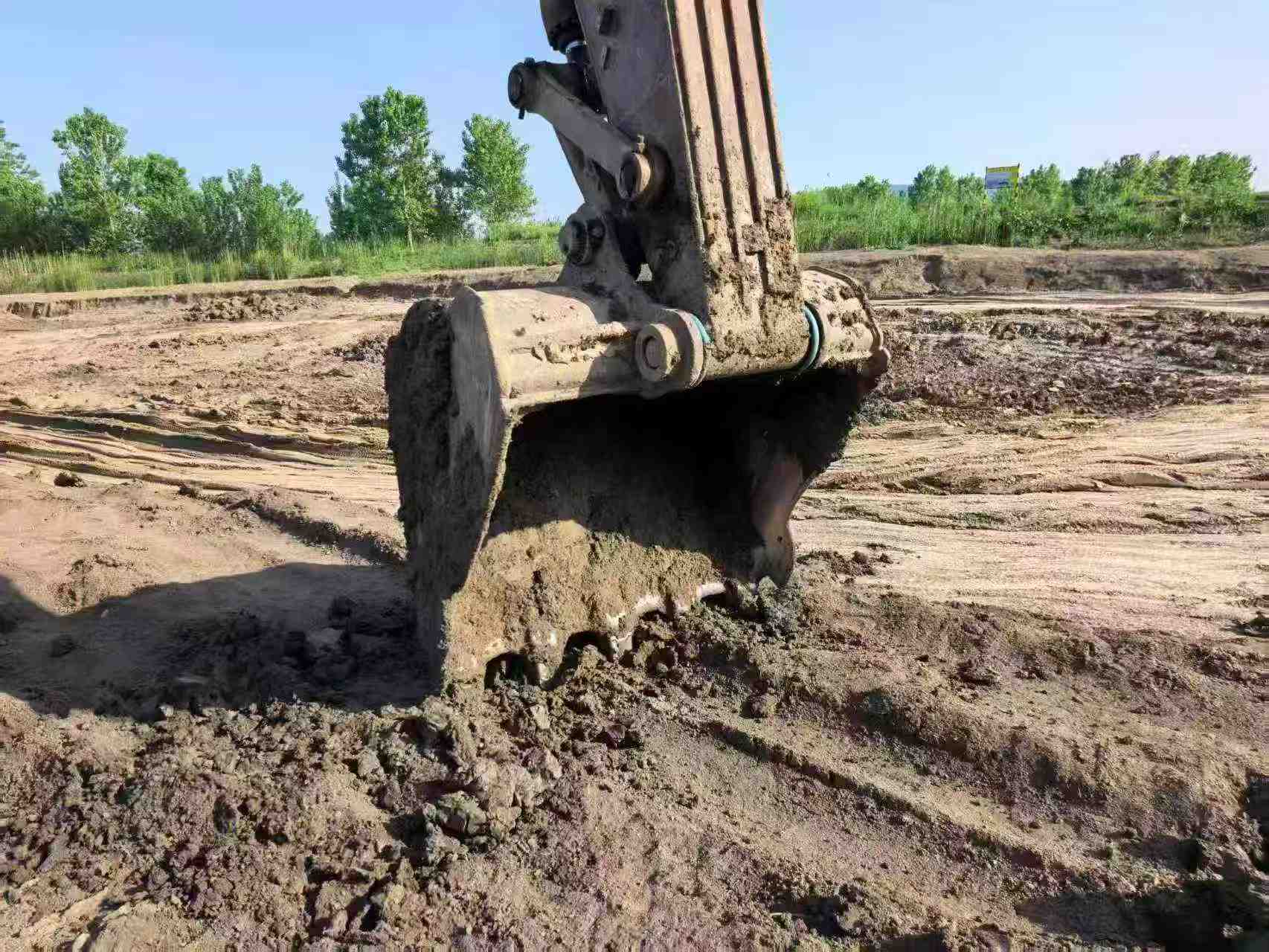 Buy Volvo L250G Used Excavator / 4