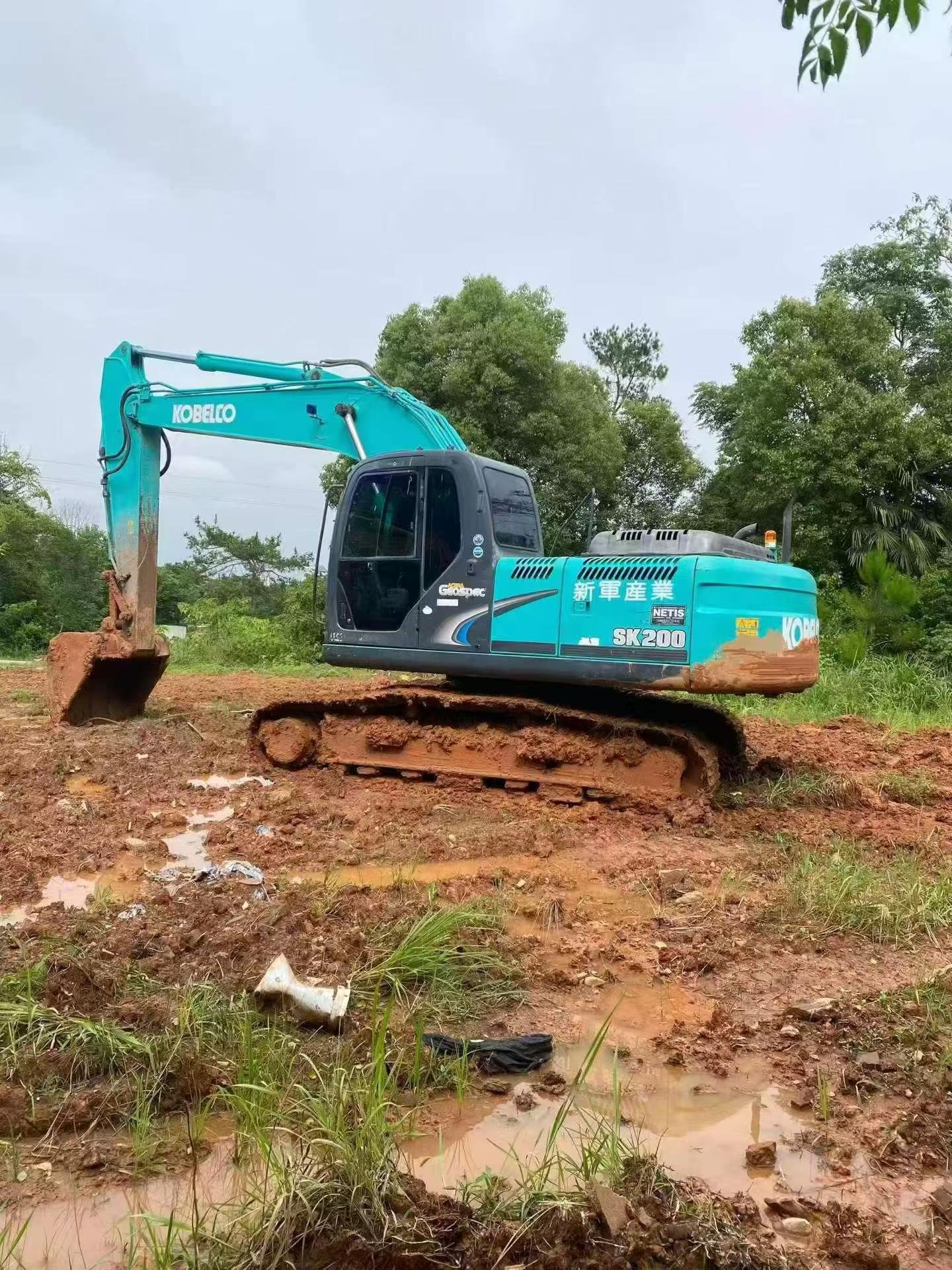 Buy Kobelco SK200-2 Used Excavator / 2