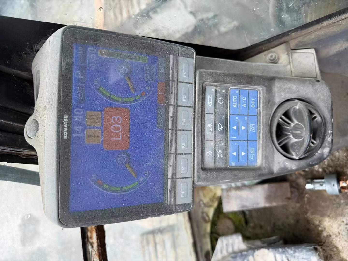 Buy Komatsu PC200-8 Used Excavator / 4