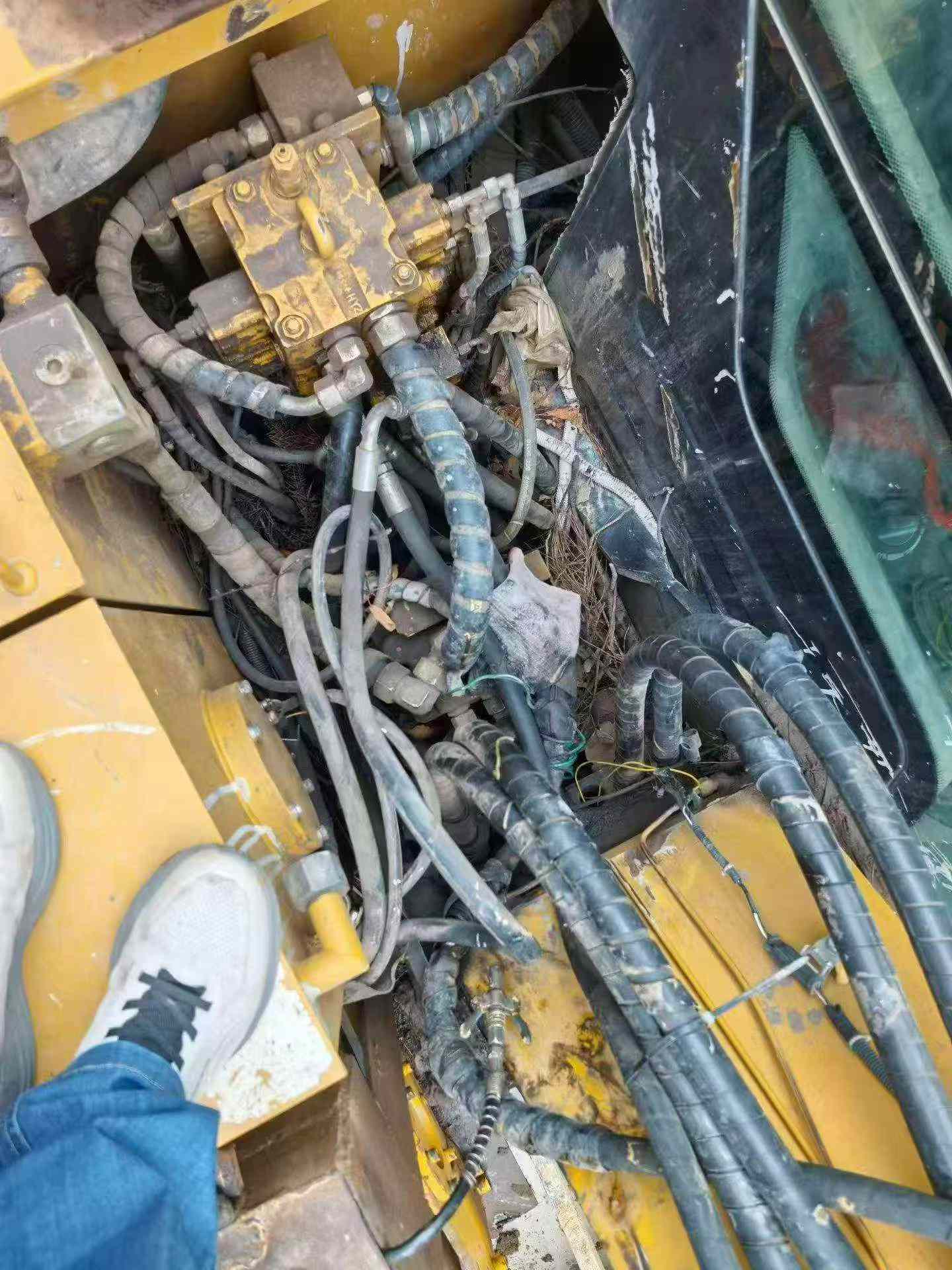 Buy Sany SY95C Used Excavator / 3