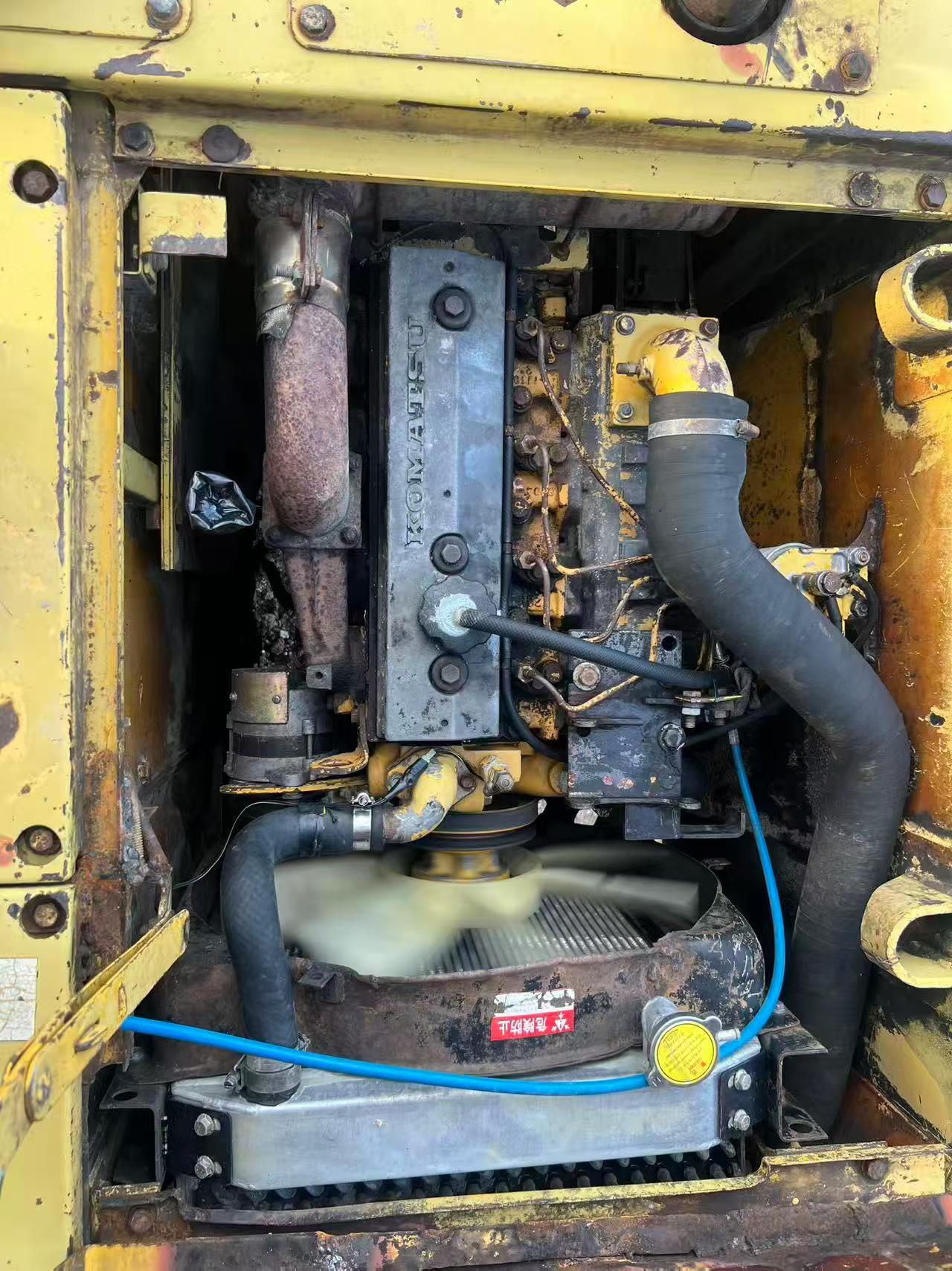 Buy Komatsu PC60-6 Used Excavator / 8