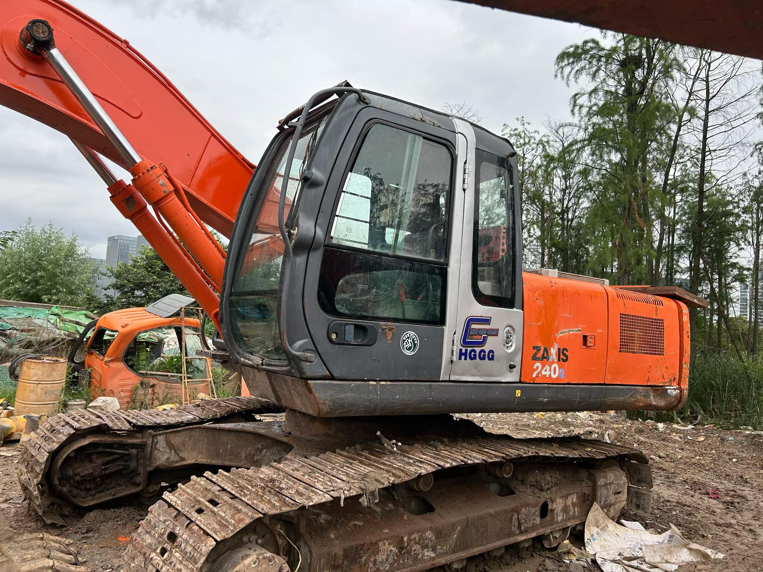 Buy Hitachi EX240-3 Used Excavator / 2