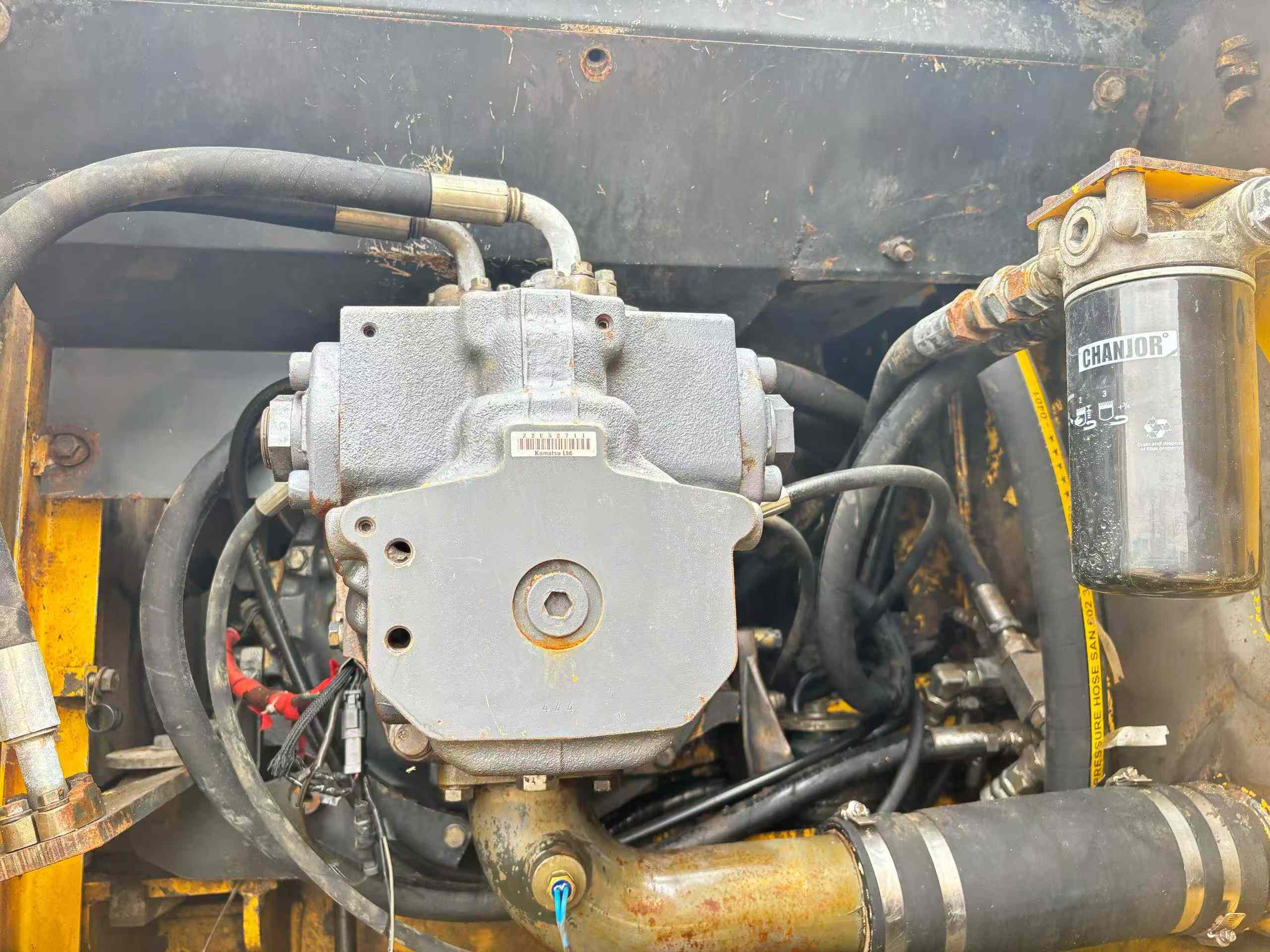 Buy Komatsu PC200-7 Used Excavator / 9