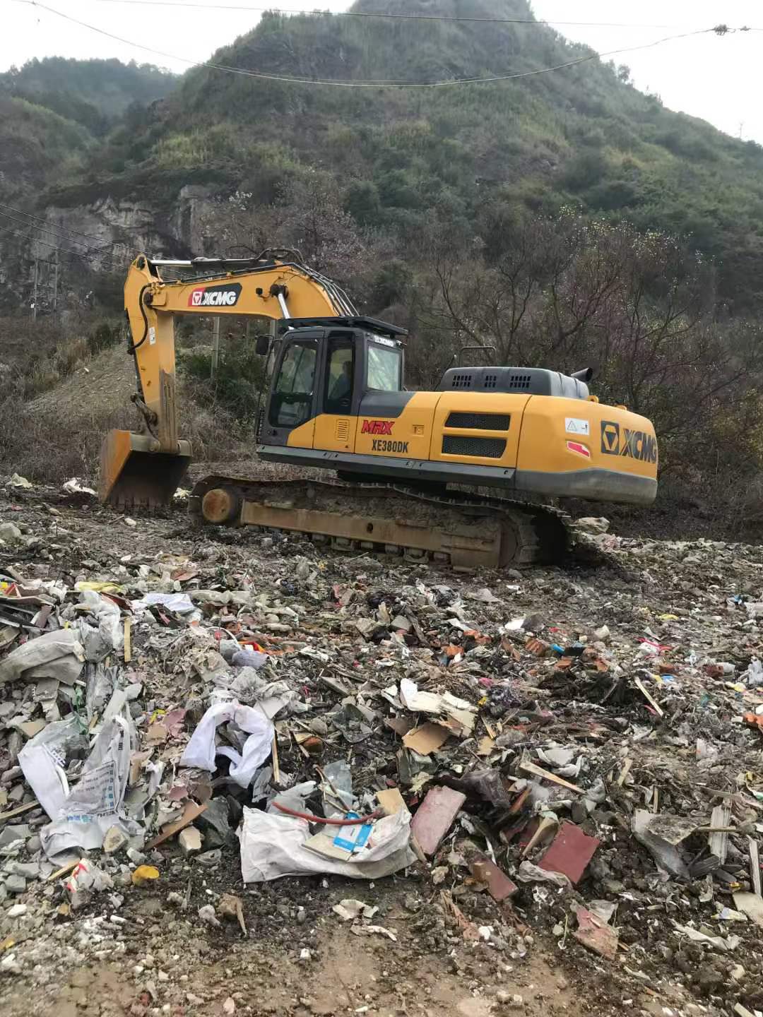 Buy XCMG XE380K Used Excavator / 3