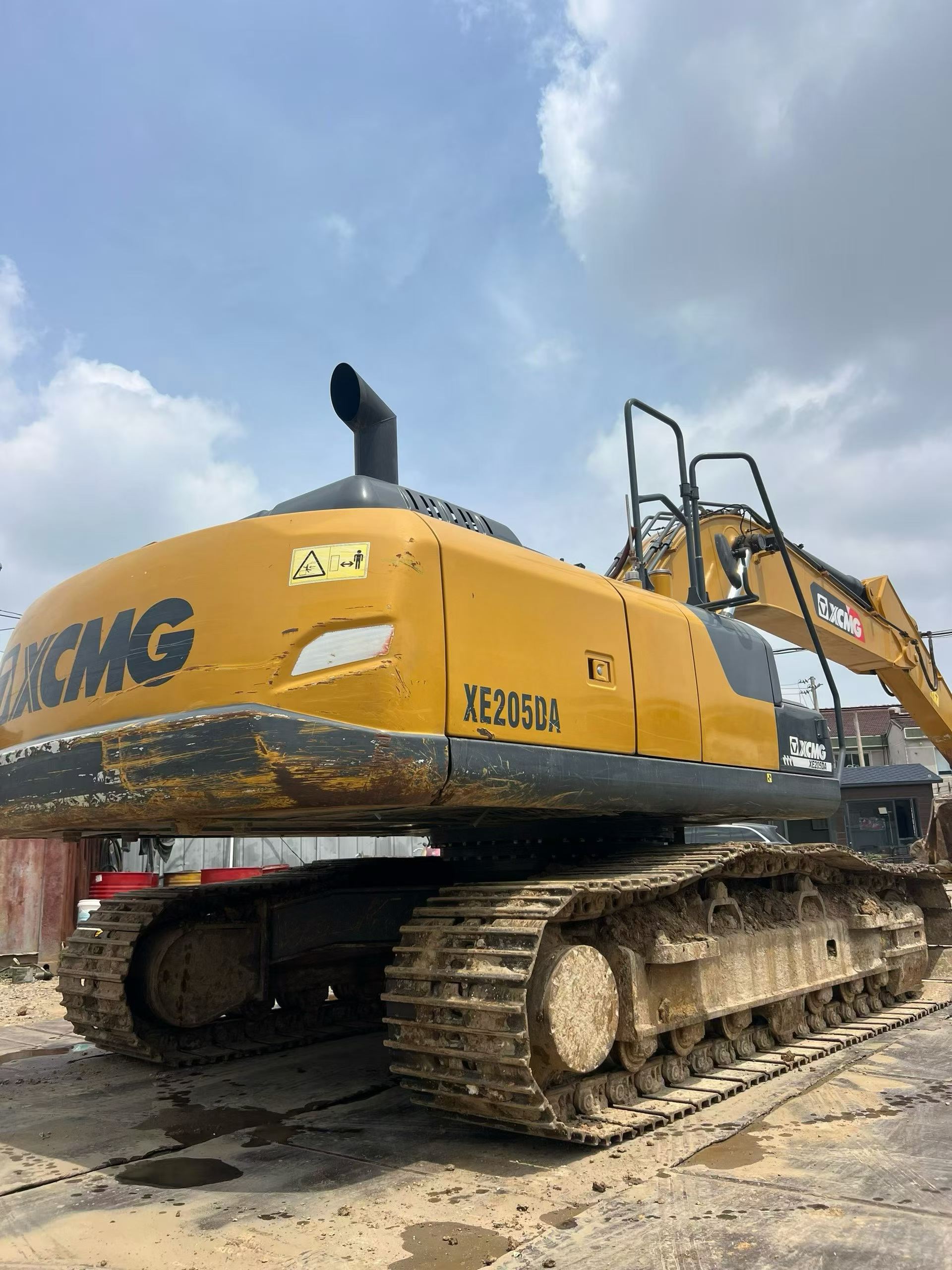 Buy XCMG XE205DA Used Excavator / 4