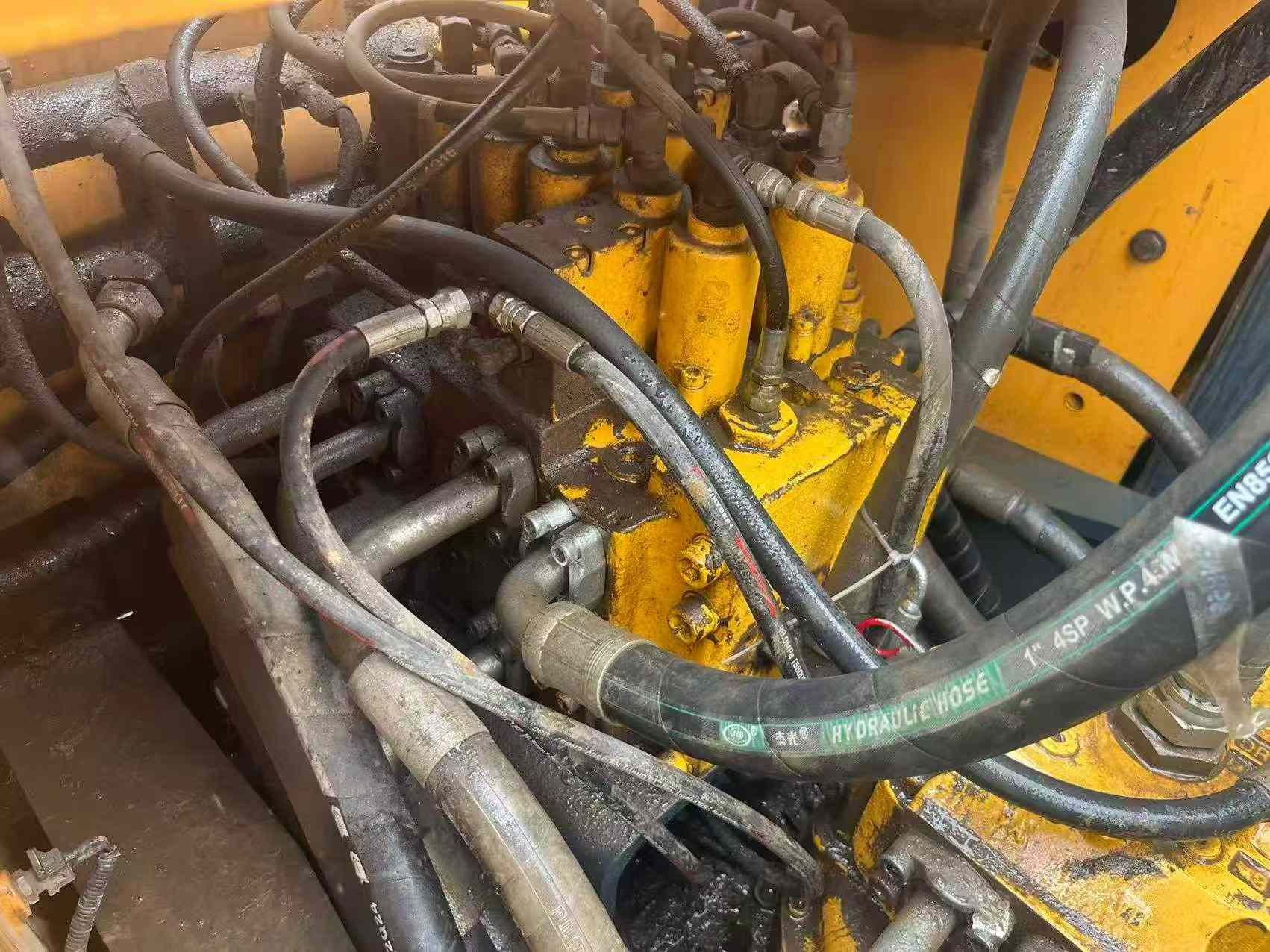 Buy Hyundai R215VS Used Excavator / 3