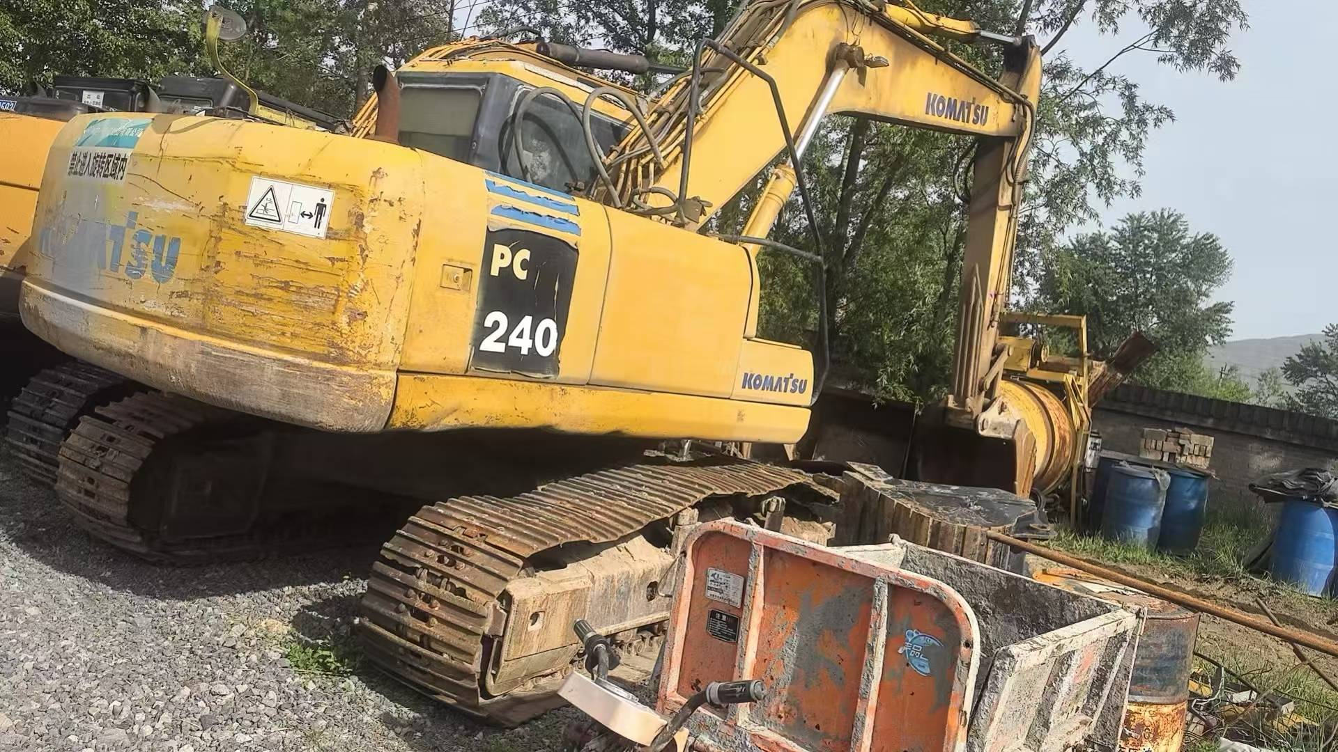 Buy Komatsu PC200-7 Used Excavator / 3