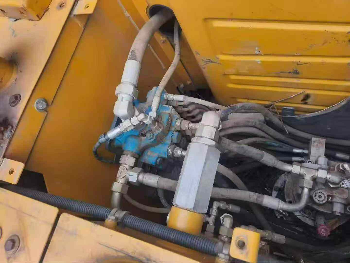 Buy XCMG XE75C Used Excavator / 2